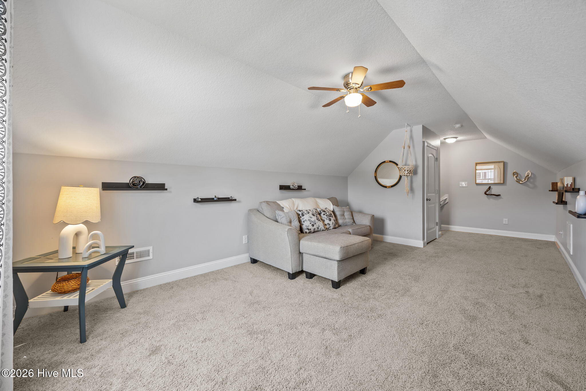 100563665 | Photo 37