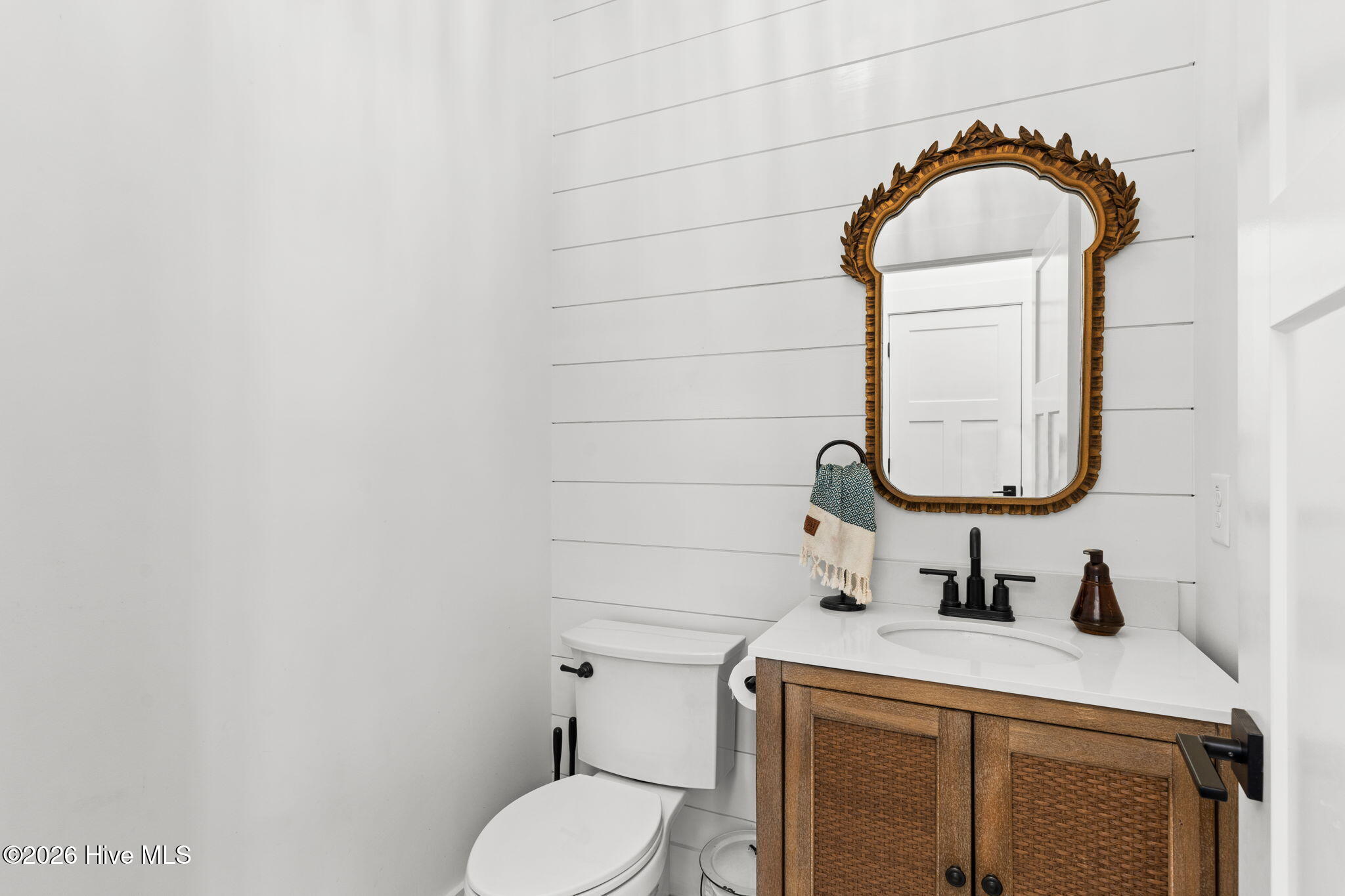 100554419 | Photo 47