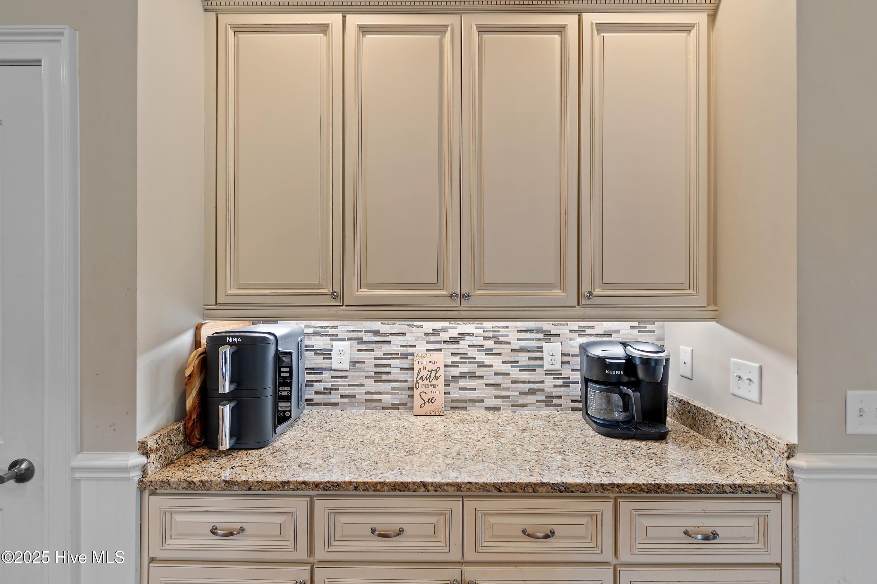 100546132 | Photo 16