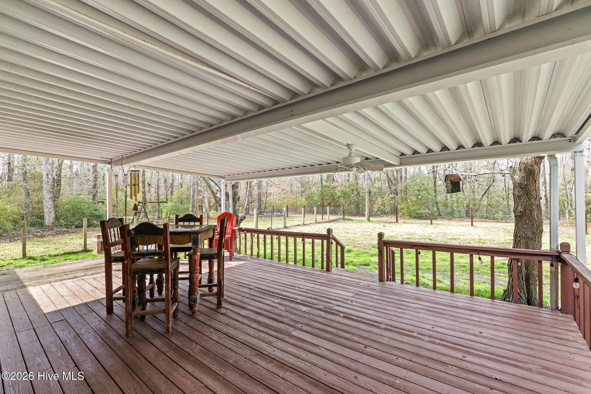 100560657 | Photo 35