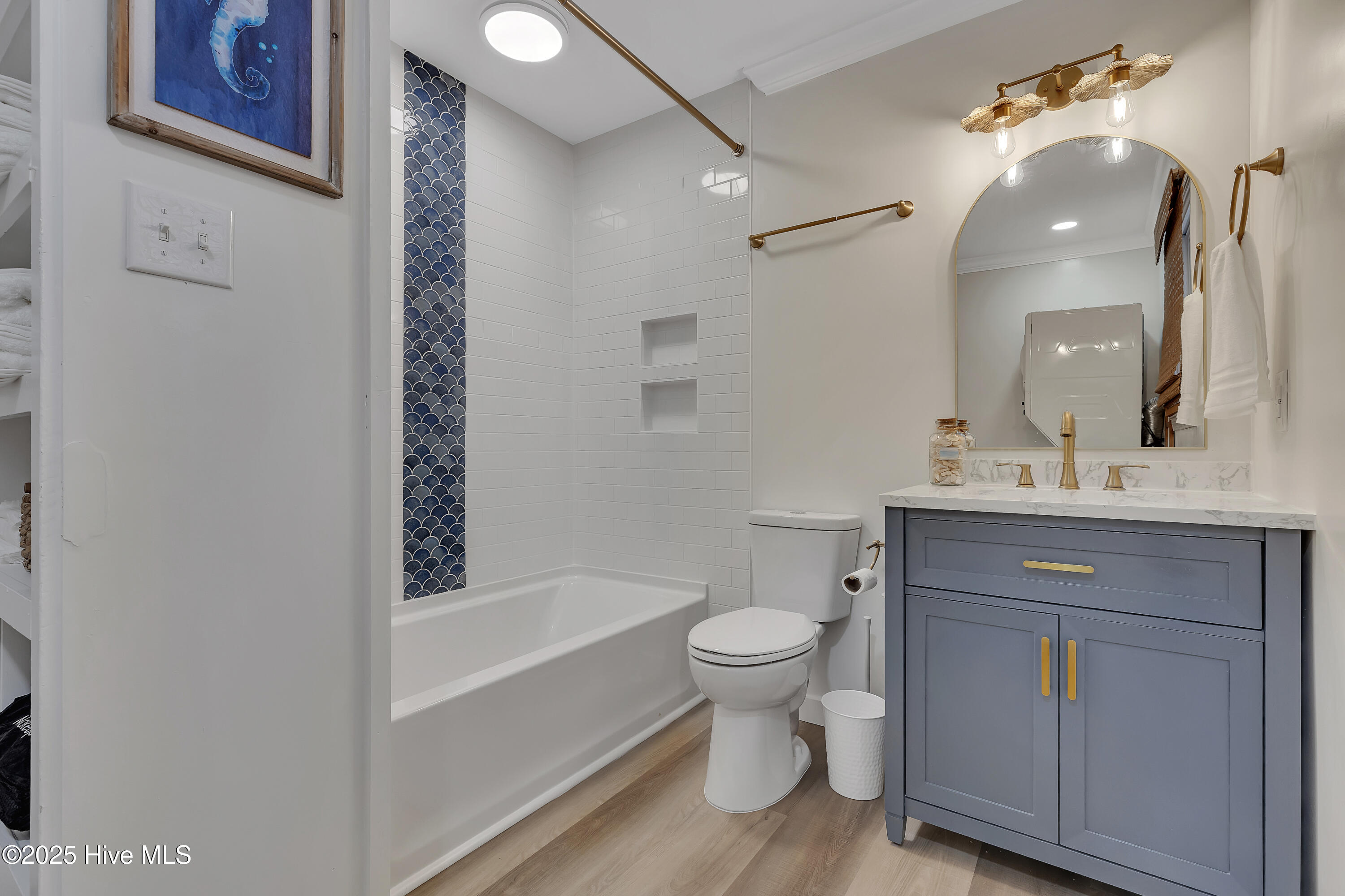 100540194 | Photo 23