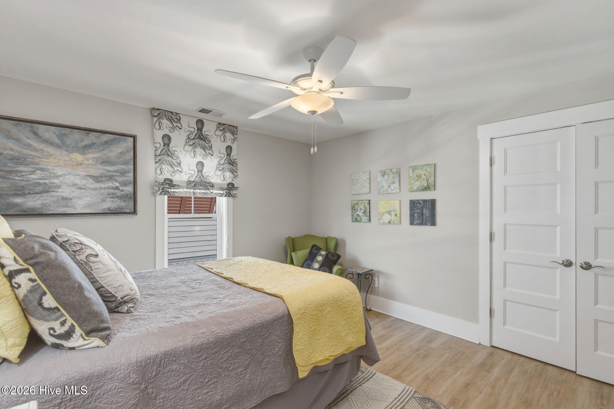 100562049 | Photo 35