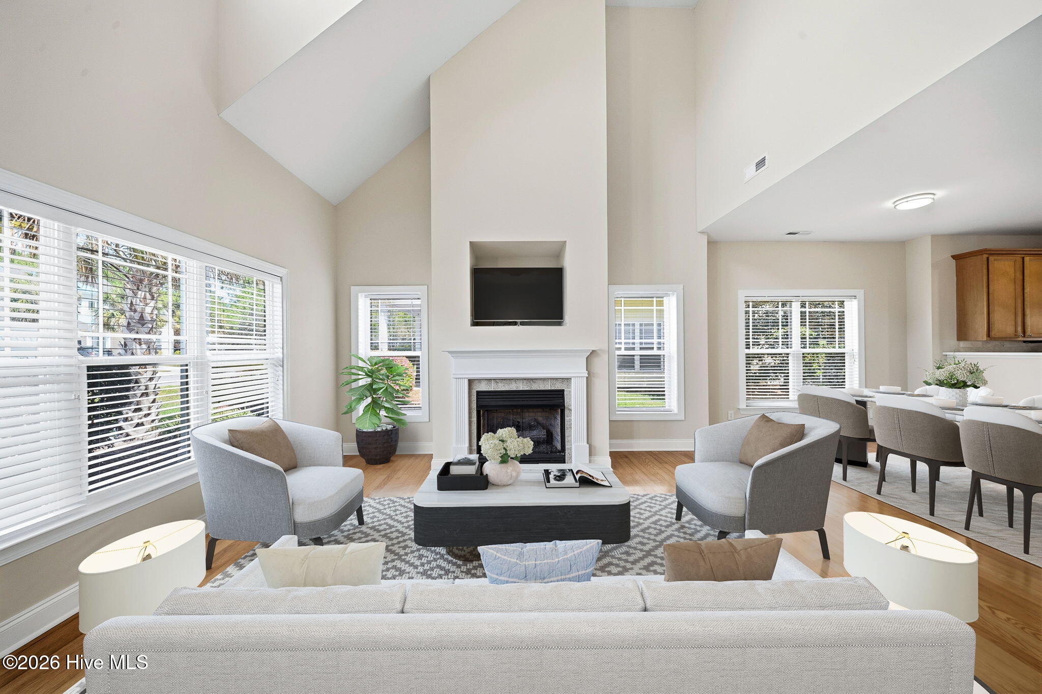 100566234 | Photo 14