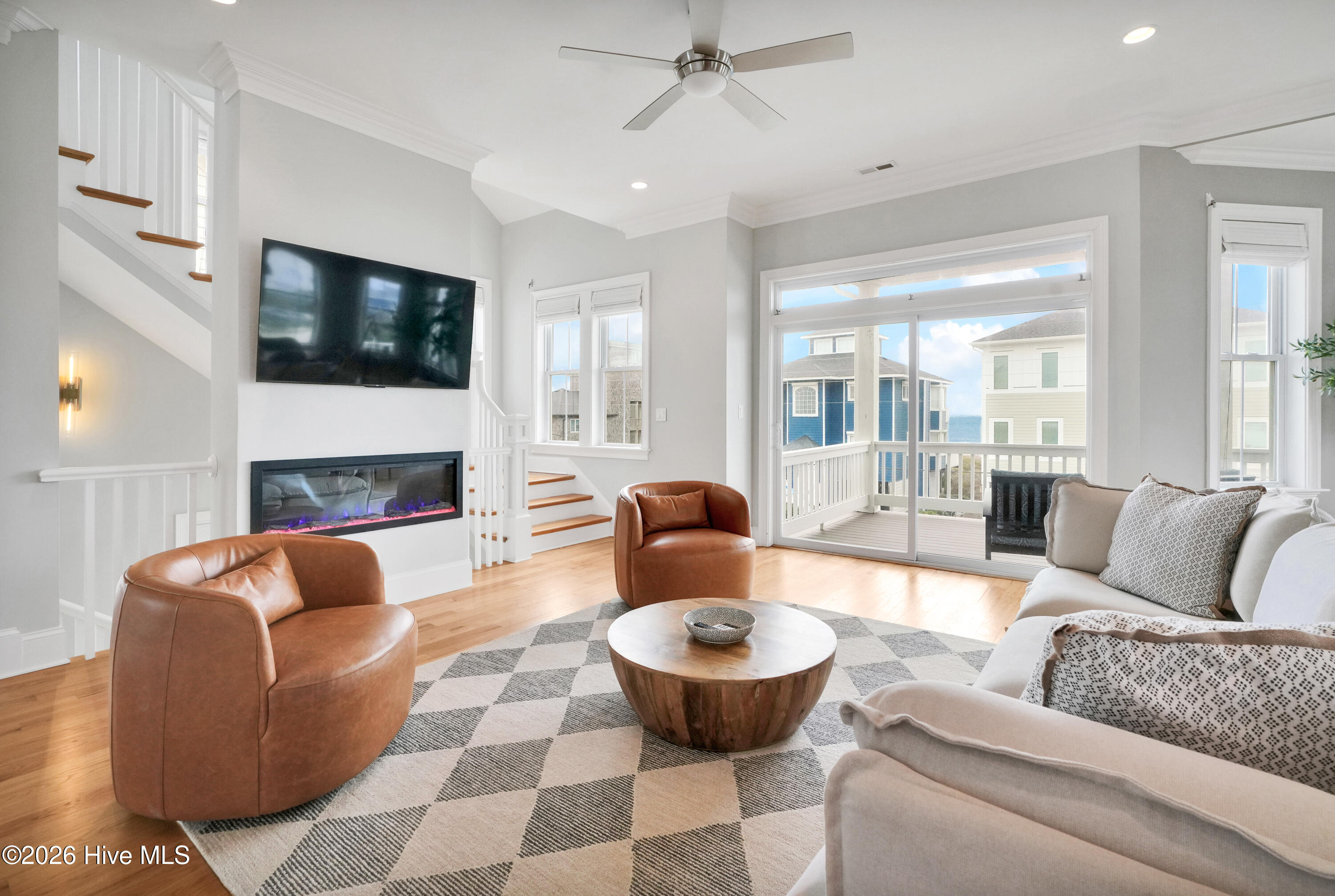 100561238 | Photo 24