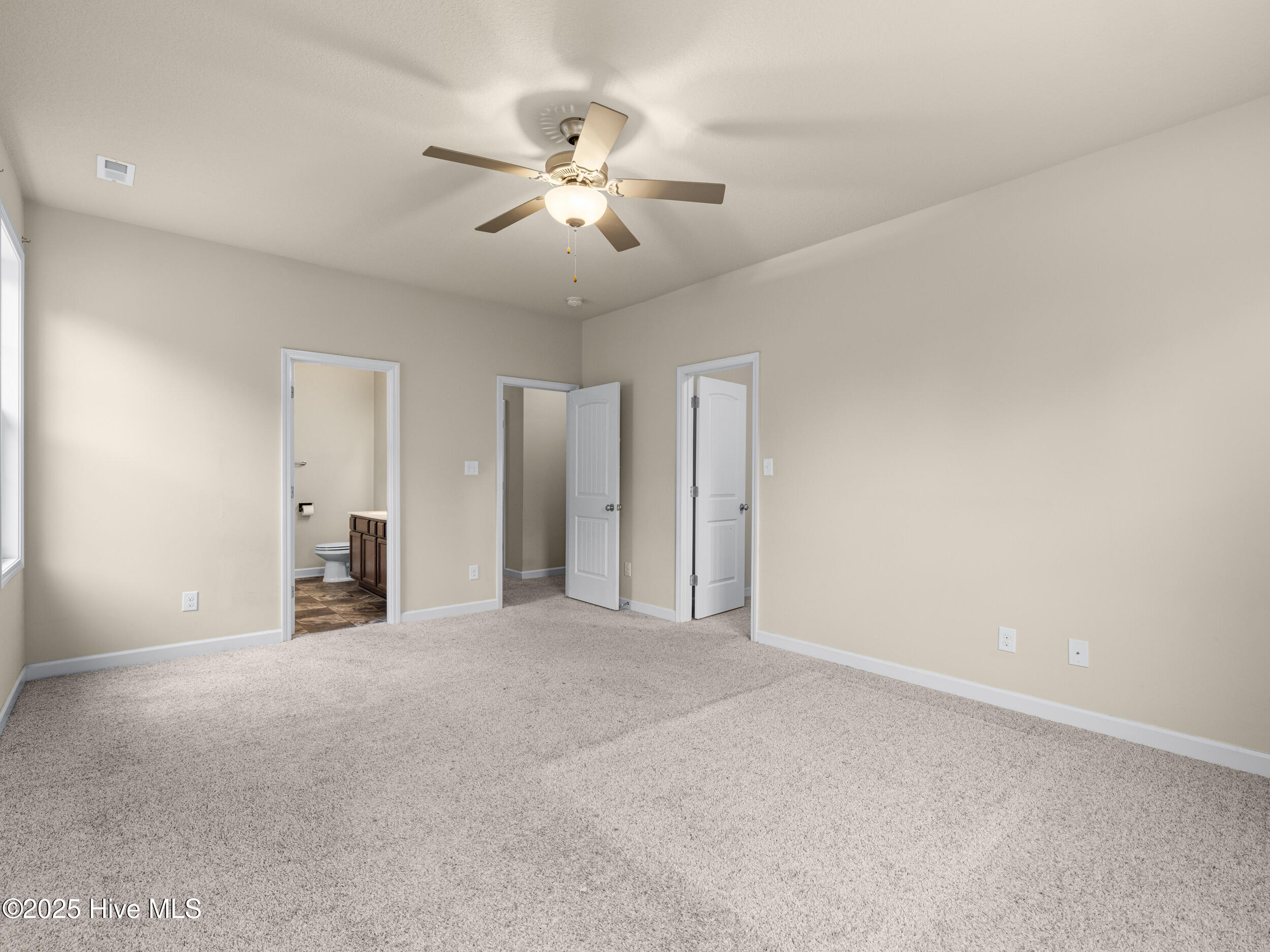 100524411 | Photo 25