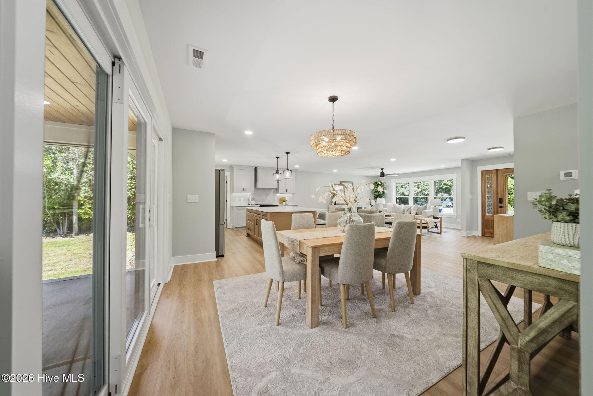 100569769 | Photo 21