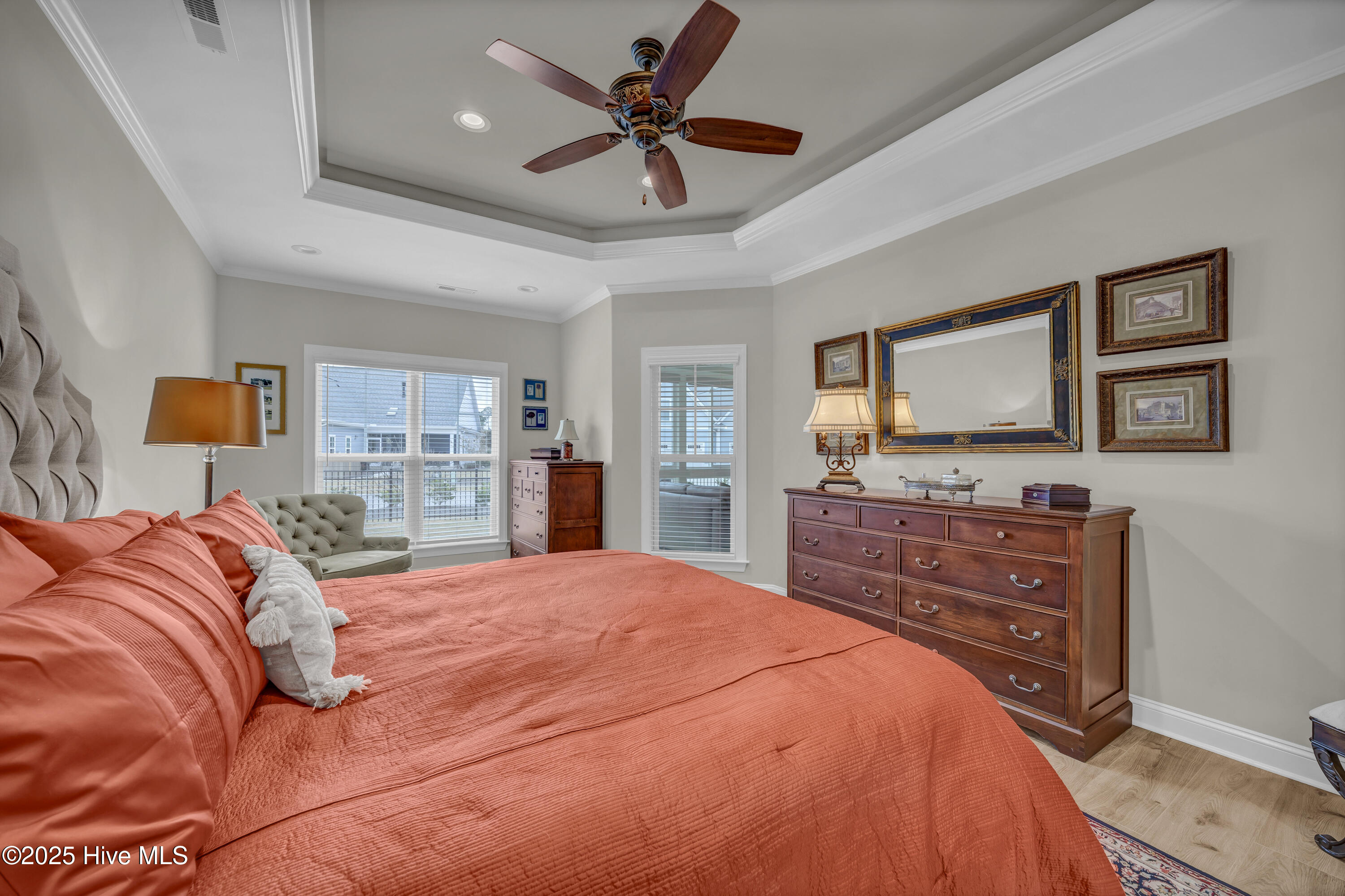 100544142 | Photo 13