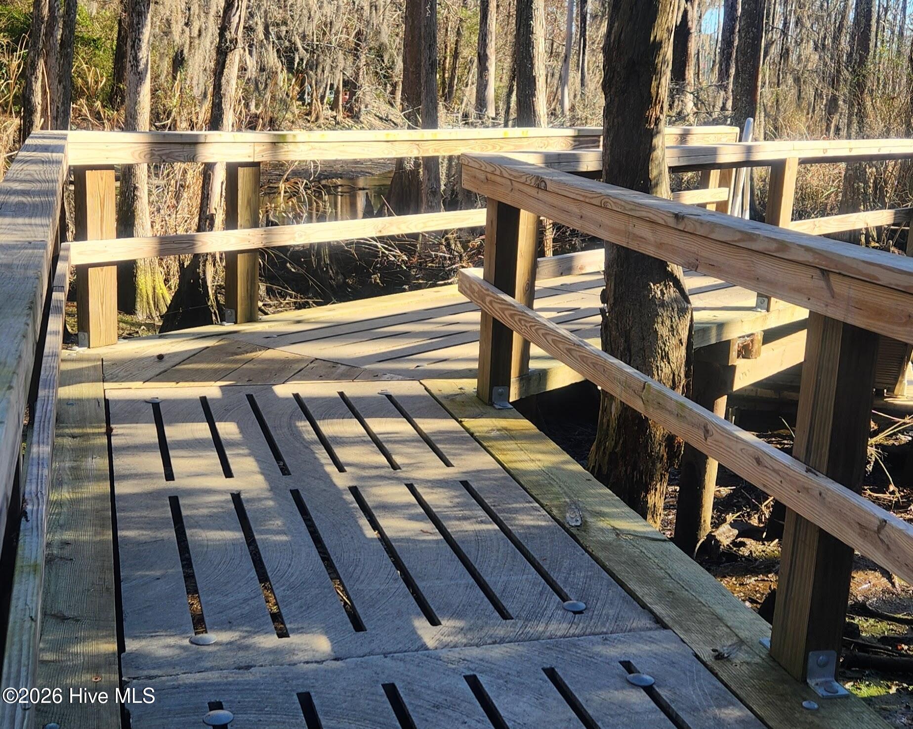 100550310 | Photo 21