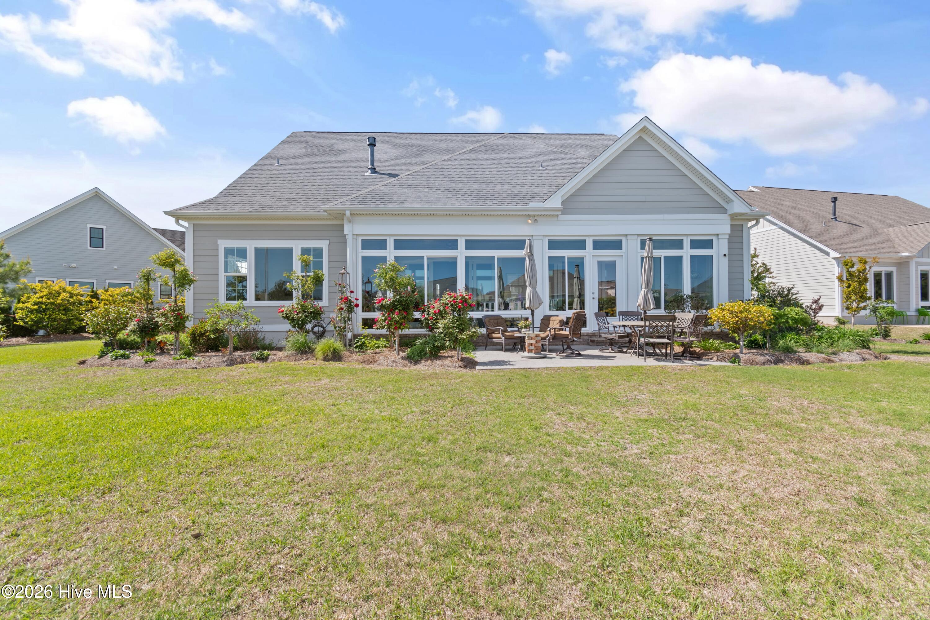 100560288 | Photo 76