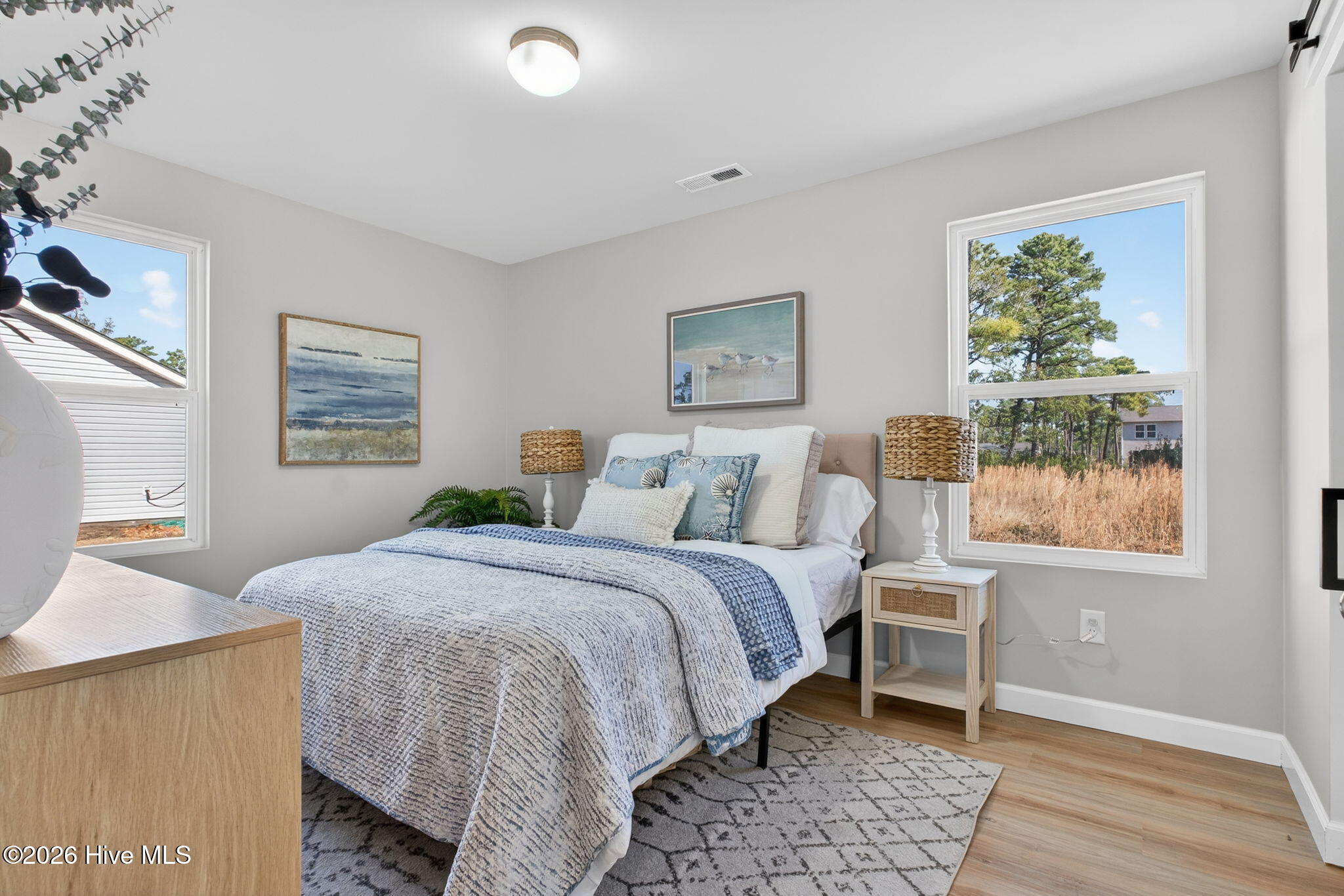 100553620 | Photo 21