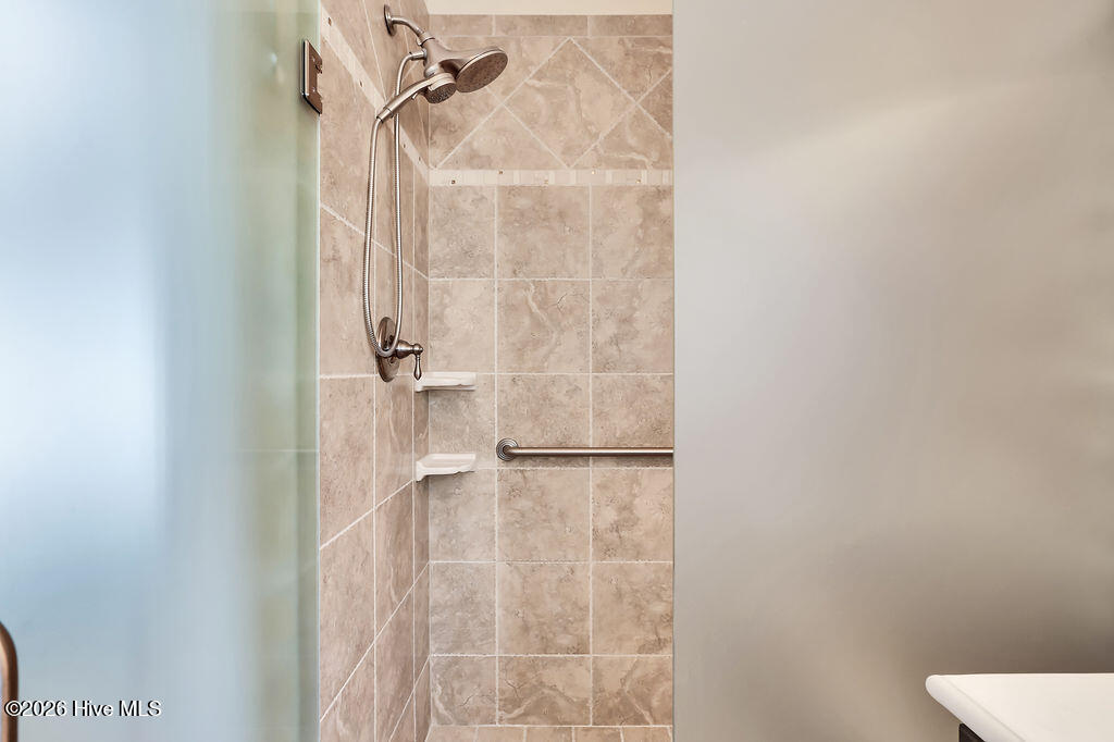 100553520 | Photo 23