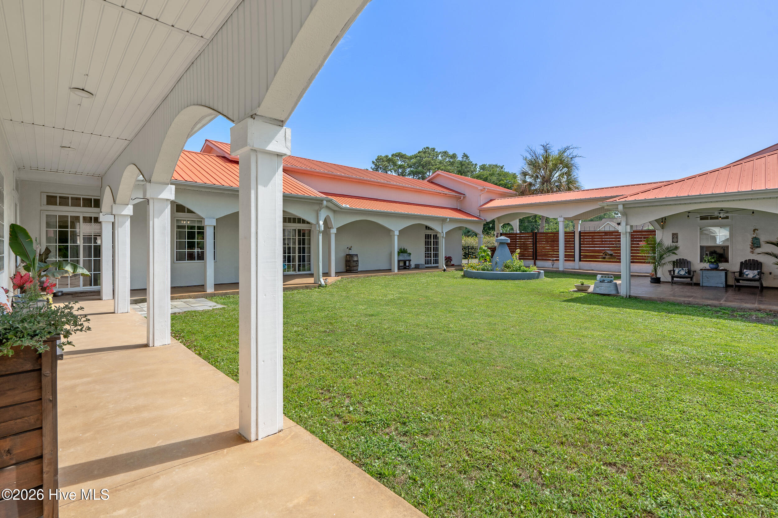 100548426 | Photo 29