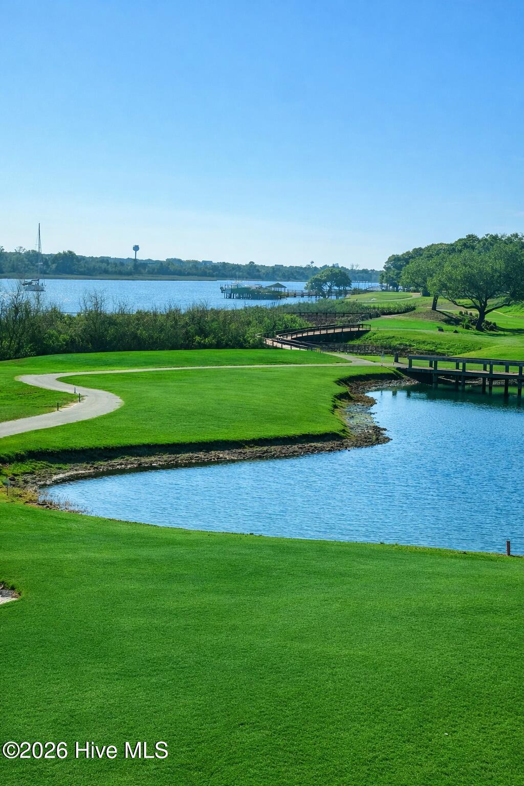 100552008 | Photo 46