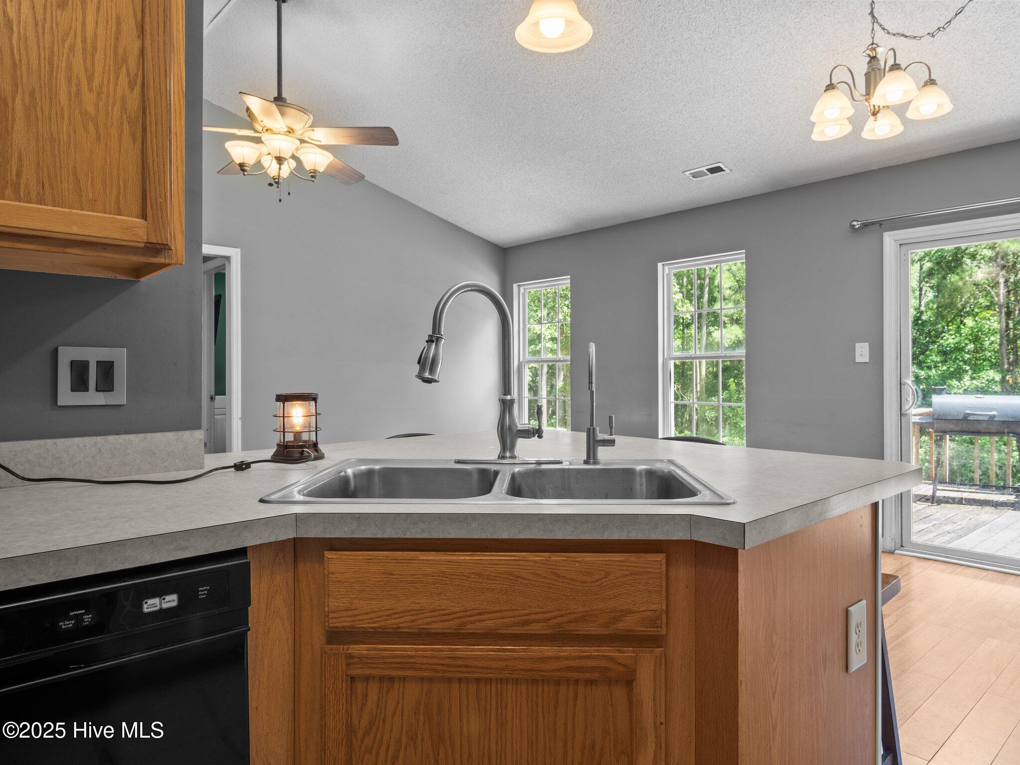 404 Silo Court, Hubert, NC 28539 – photo 13: 40-web-or-mls-P7011779