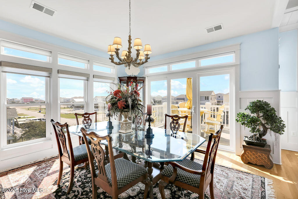 100564206 | Photo 36