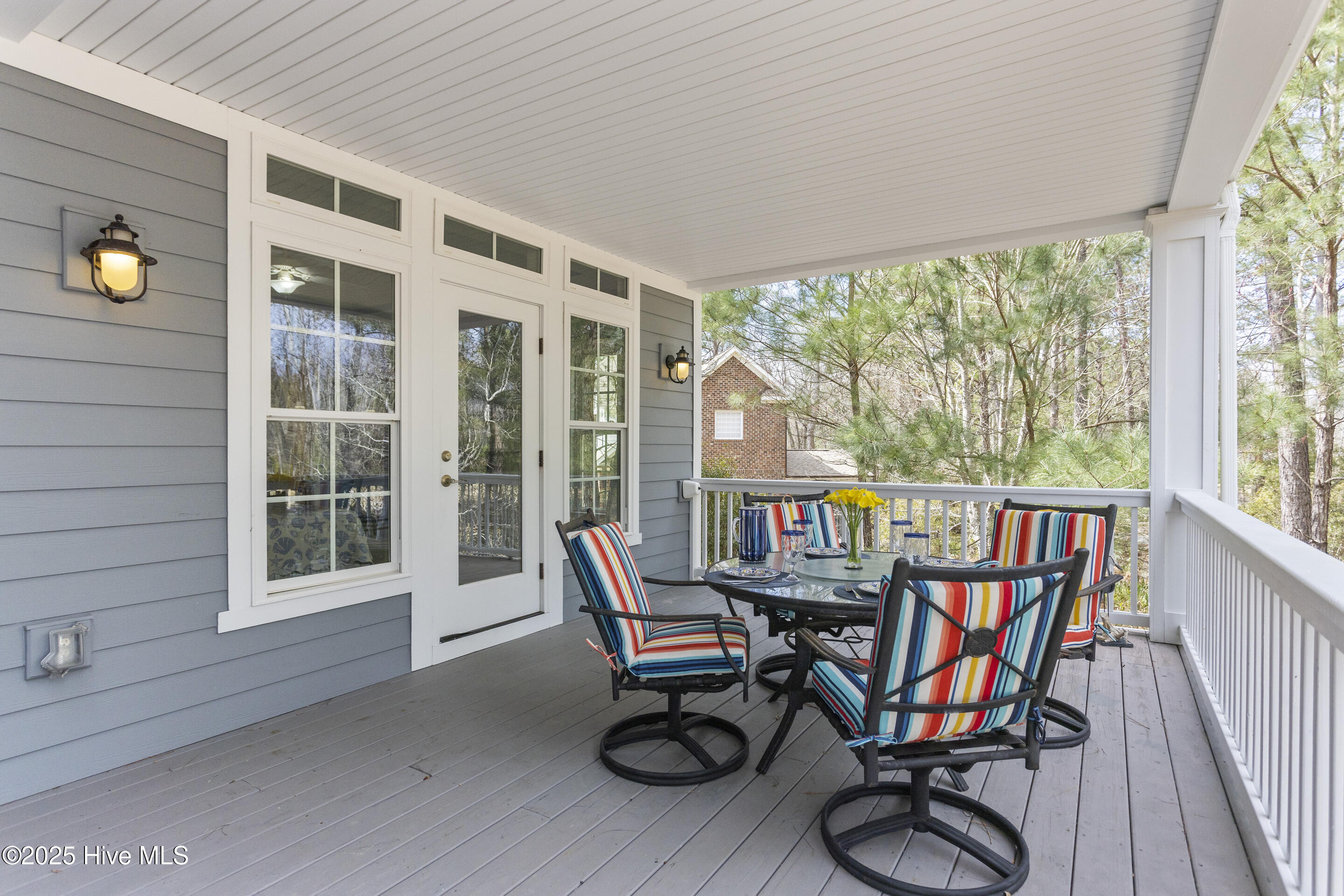 100493610 | Photo 55