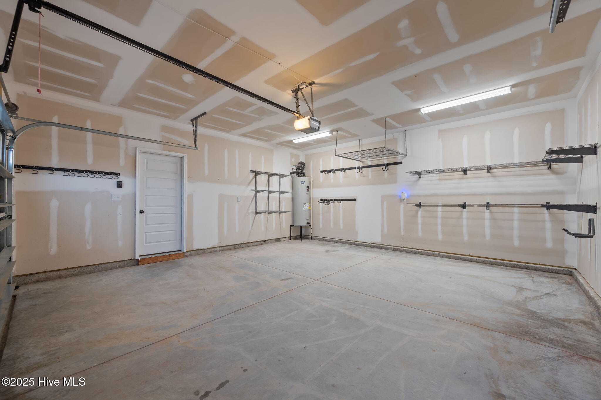 100544347 | Photo 48