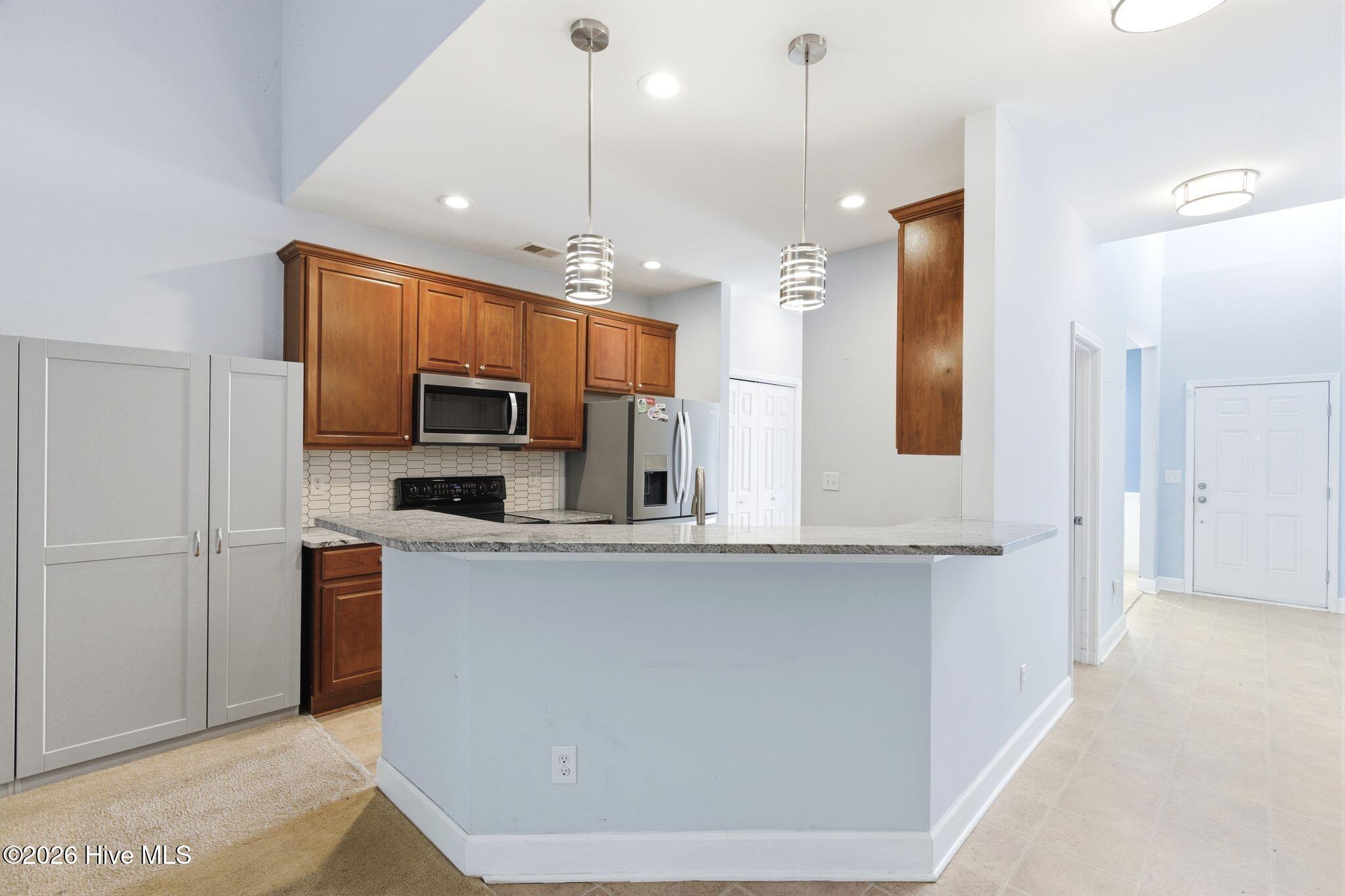 100564398 | Photo 13