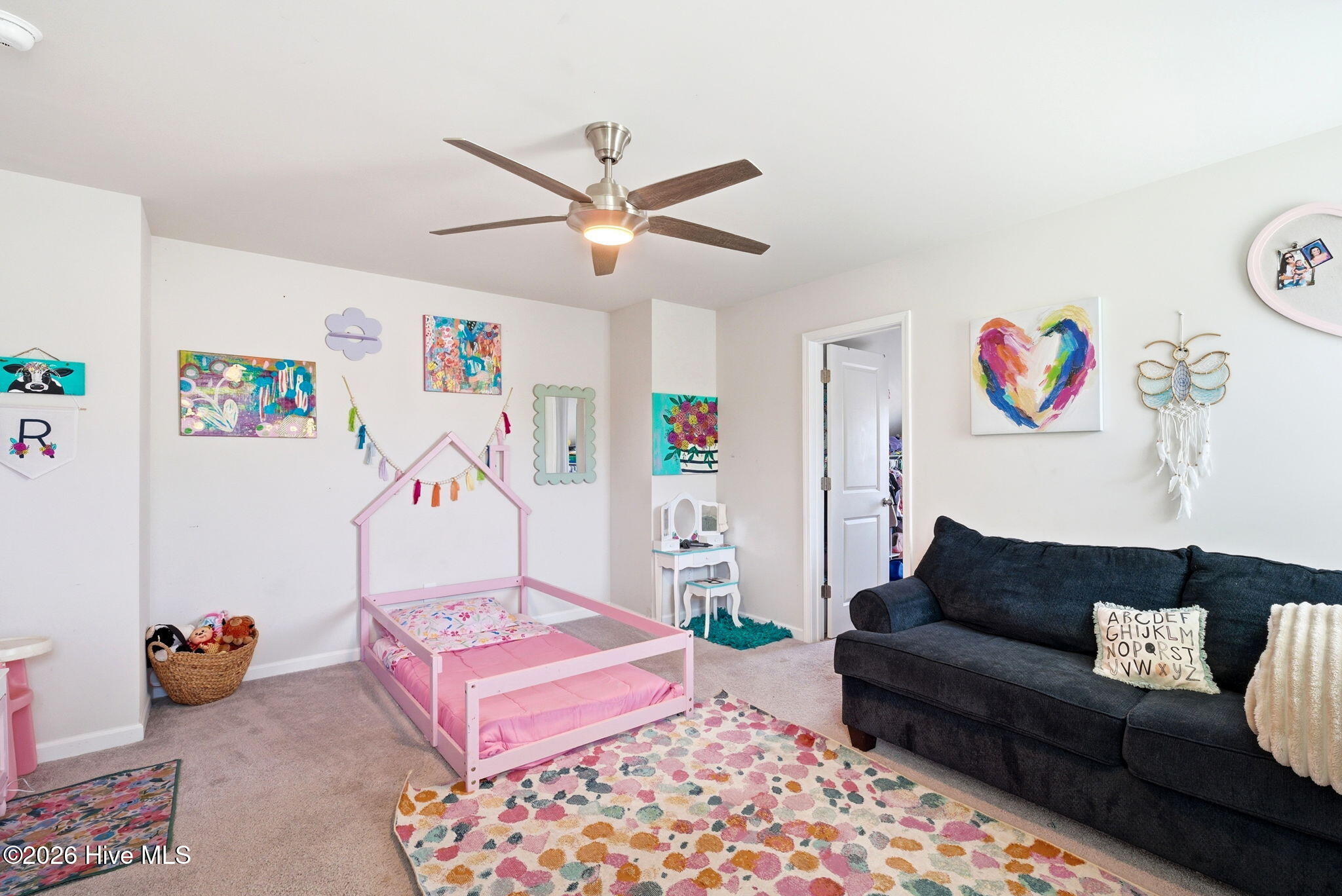 100559048 | Photo 25