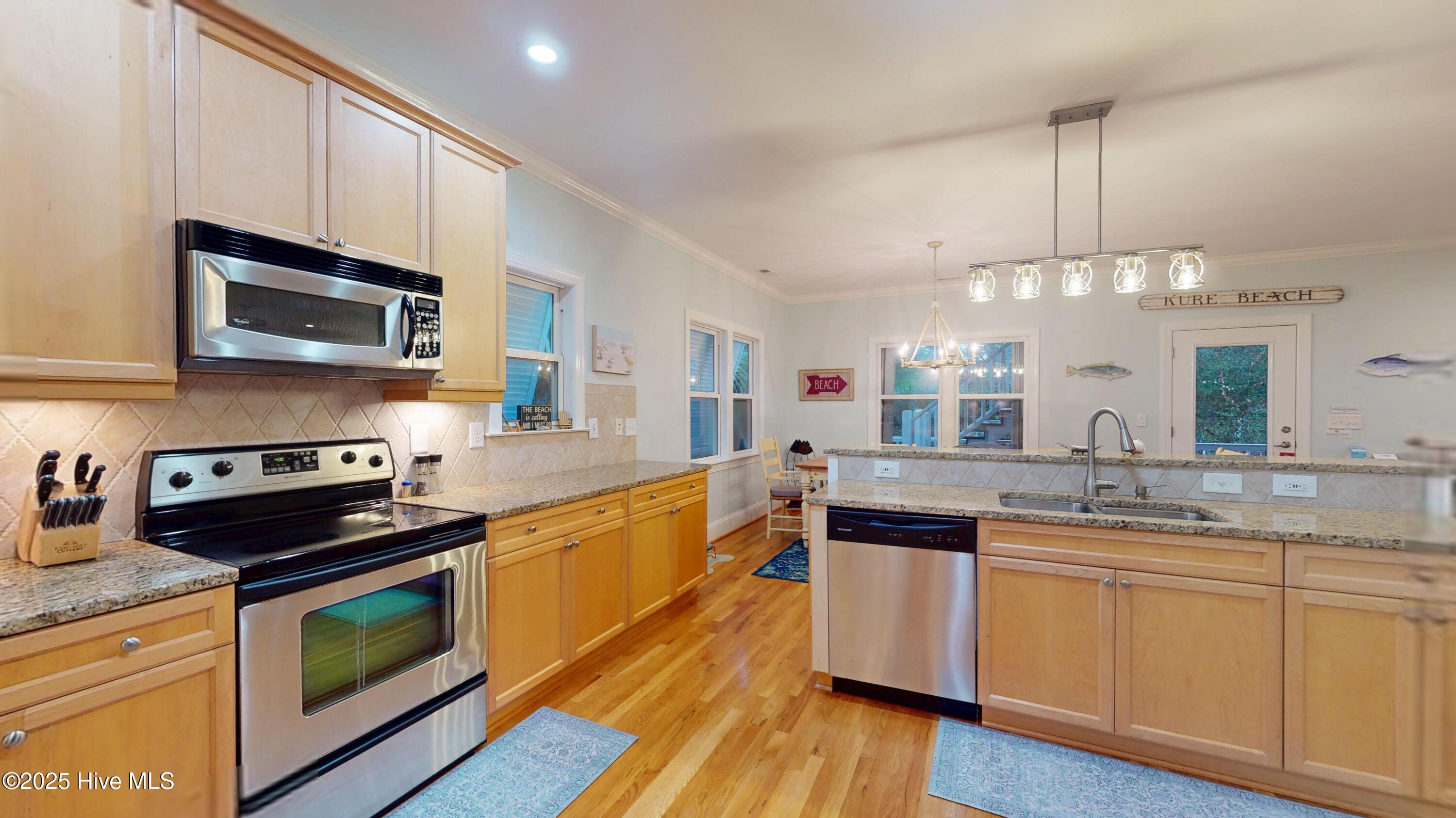 100544157 | Photo 24