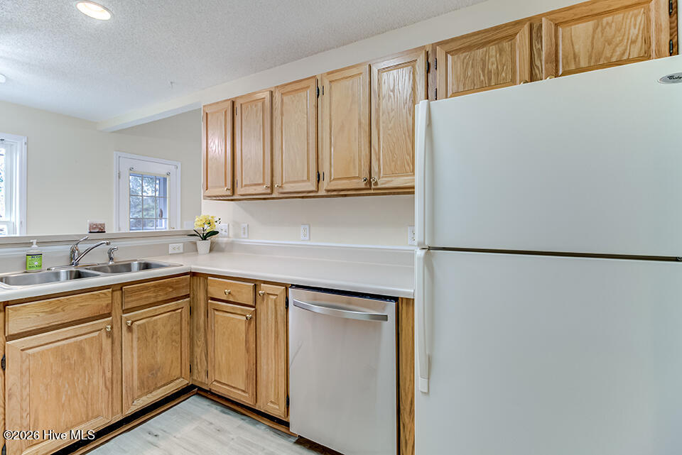 100553077 | Photo 15