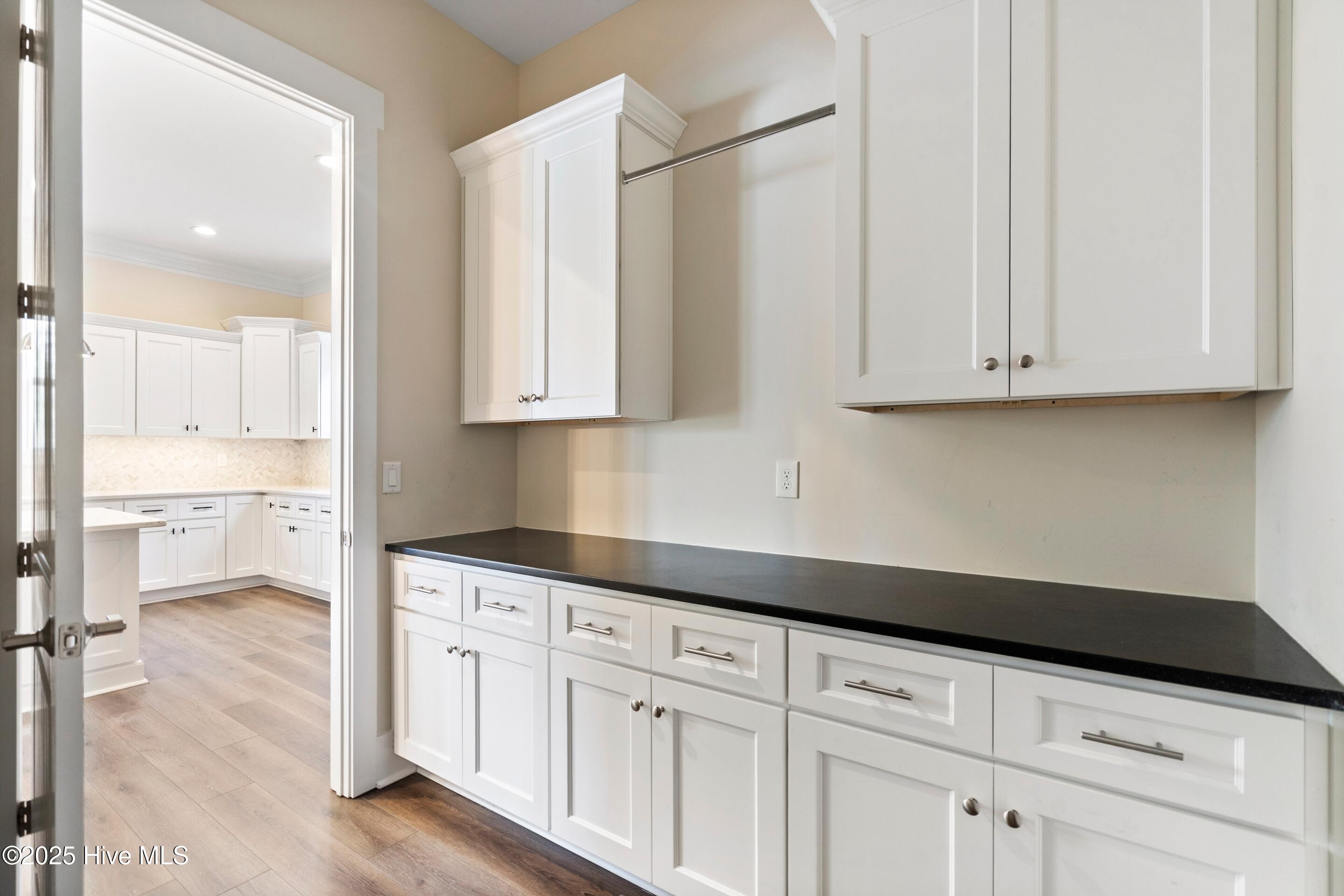 100544817 | Photo 19