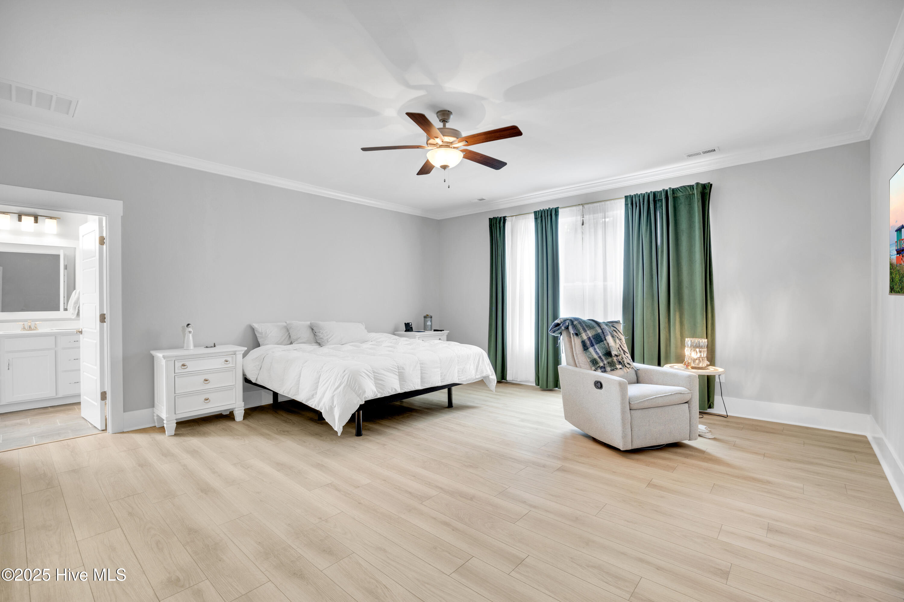 100488919 | Photo 22