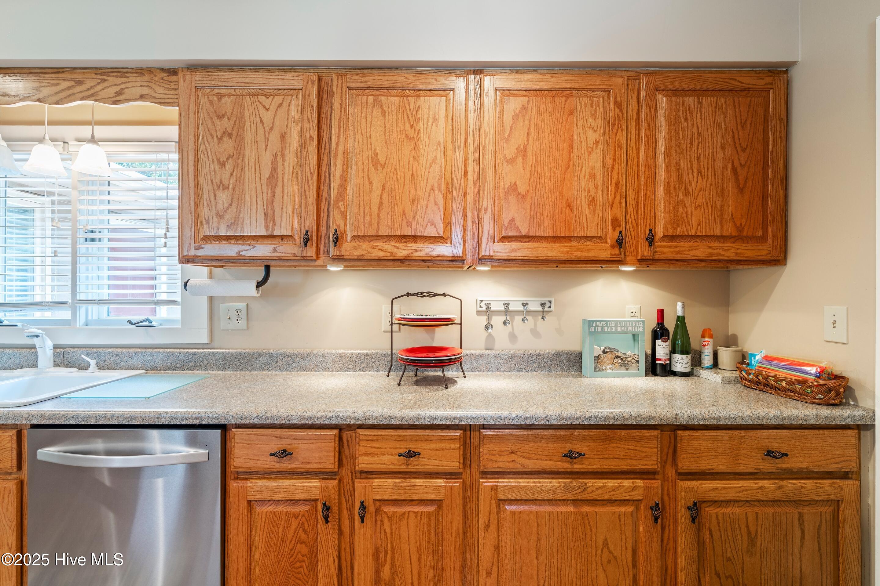 100517160 | Photo 28