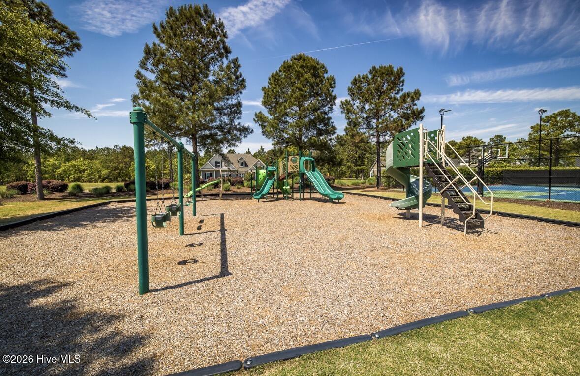 100567663 | Photo 43