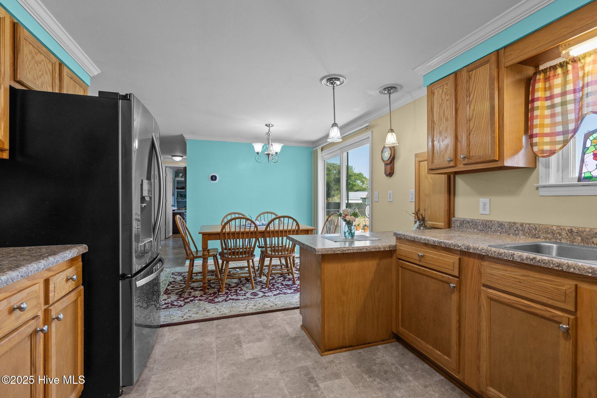 139 Diamond City Drive, Harkers Island, NC, 28531