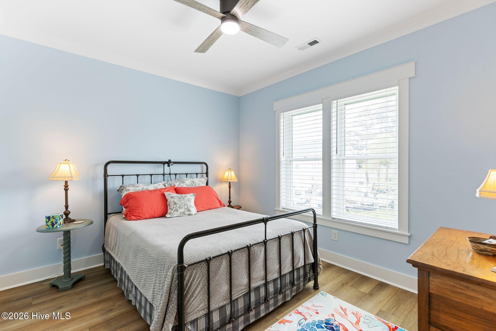 100570540 | Photo 26