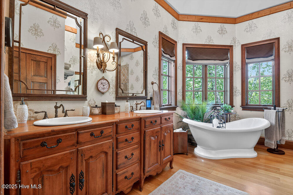 100560338 | Photo 53