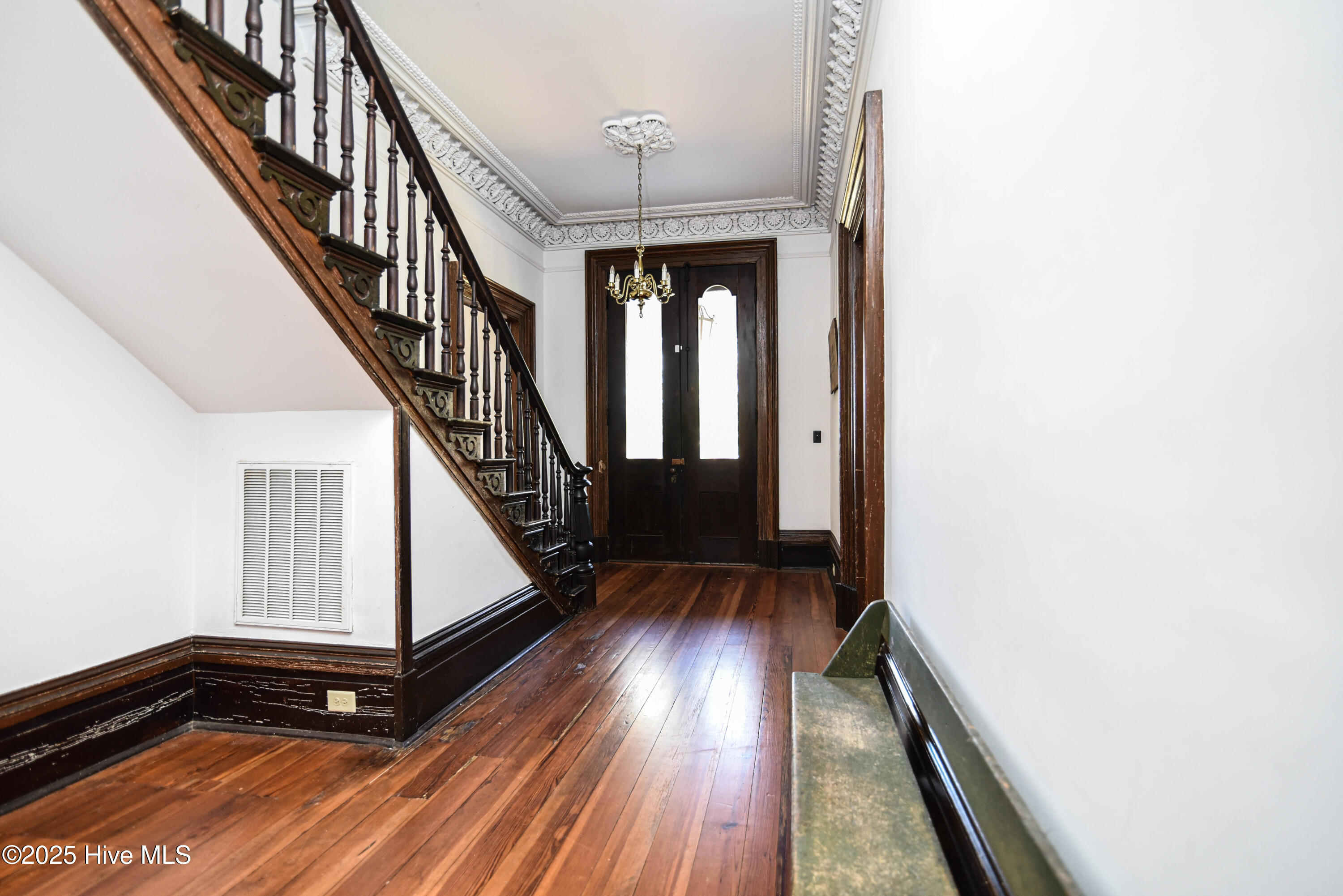 Front Door, 4'10