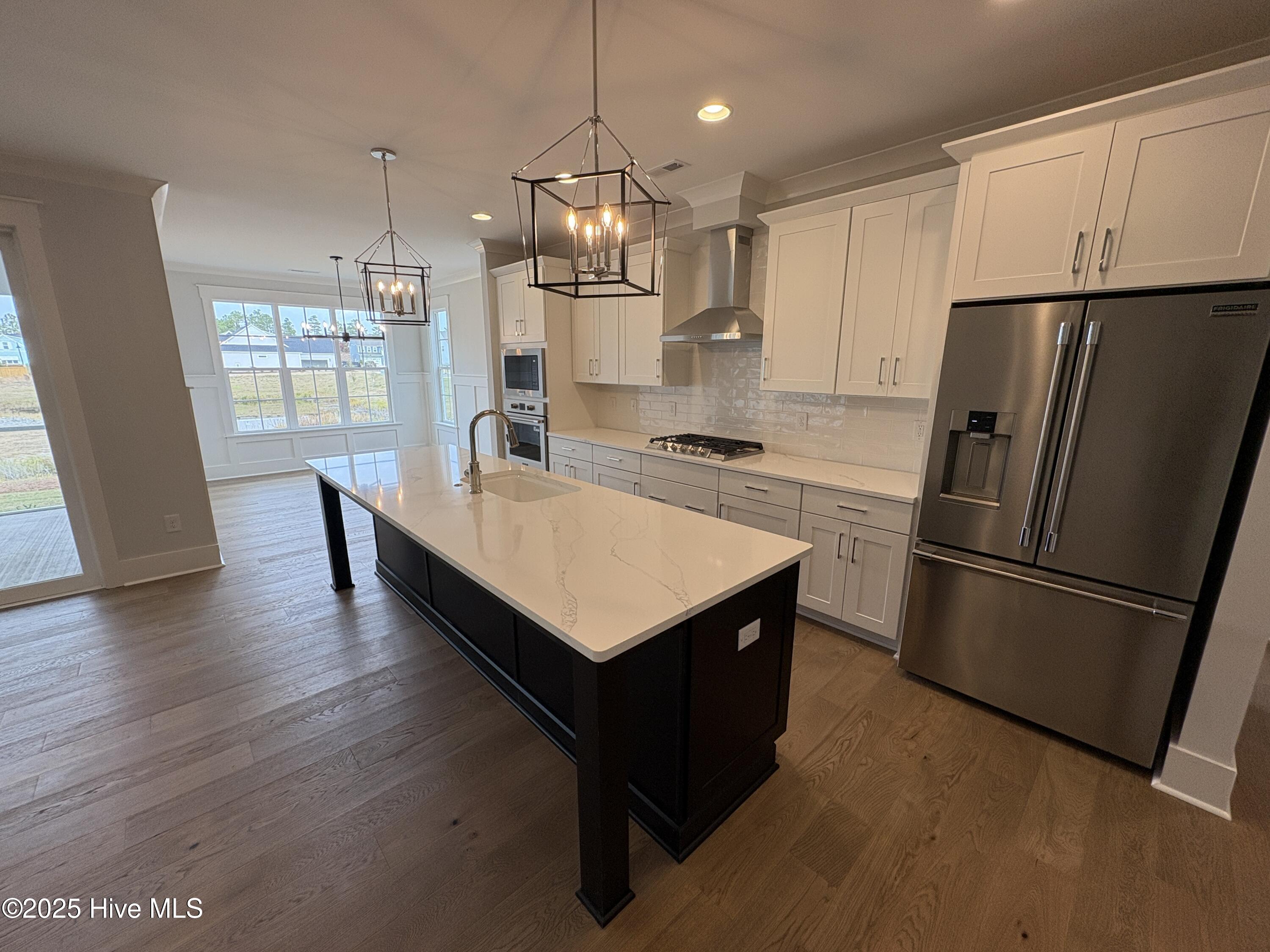 100521777 | Photo 15