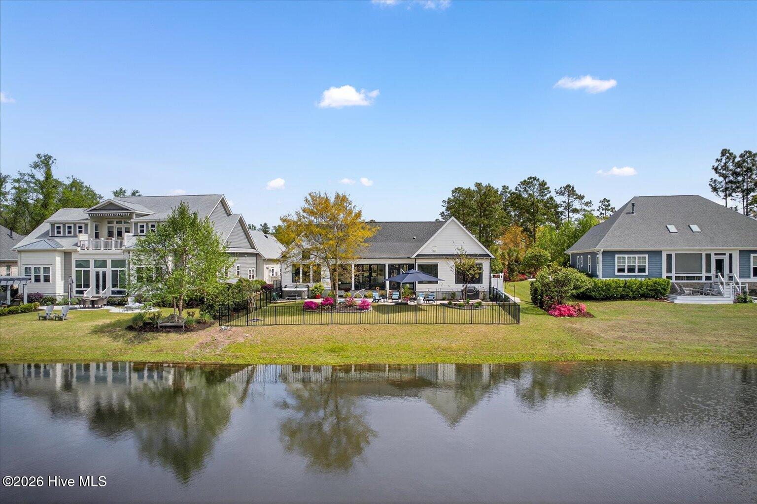 100566266 | Photo 58