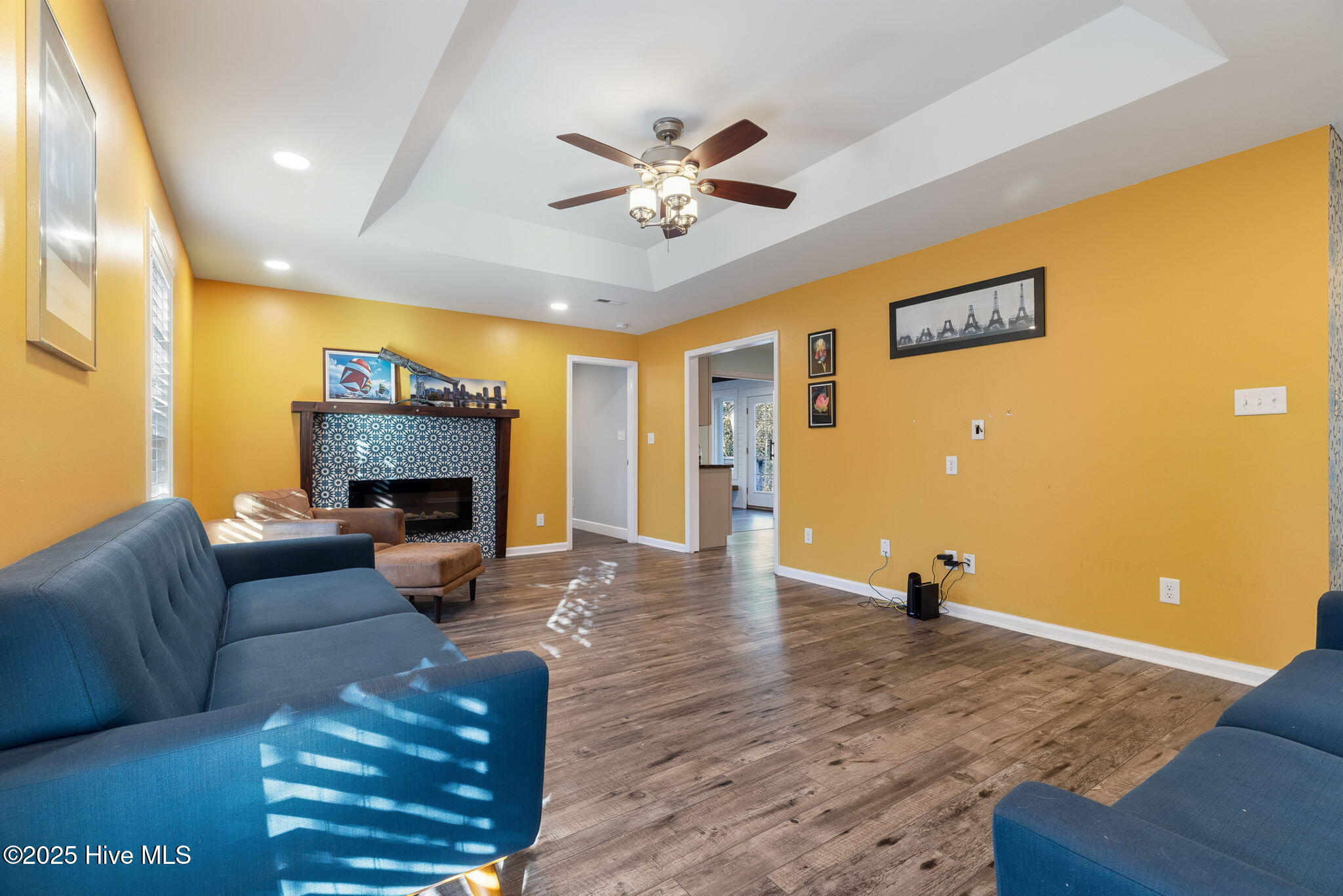 100545269 | Photo 13