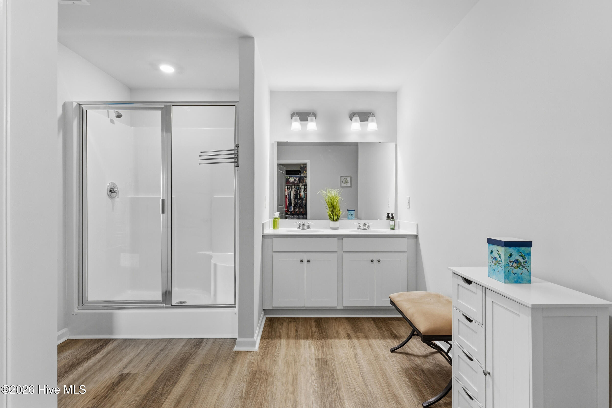 100558128 | Photo 22