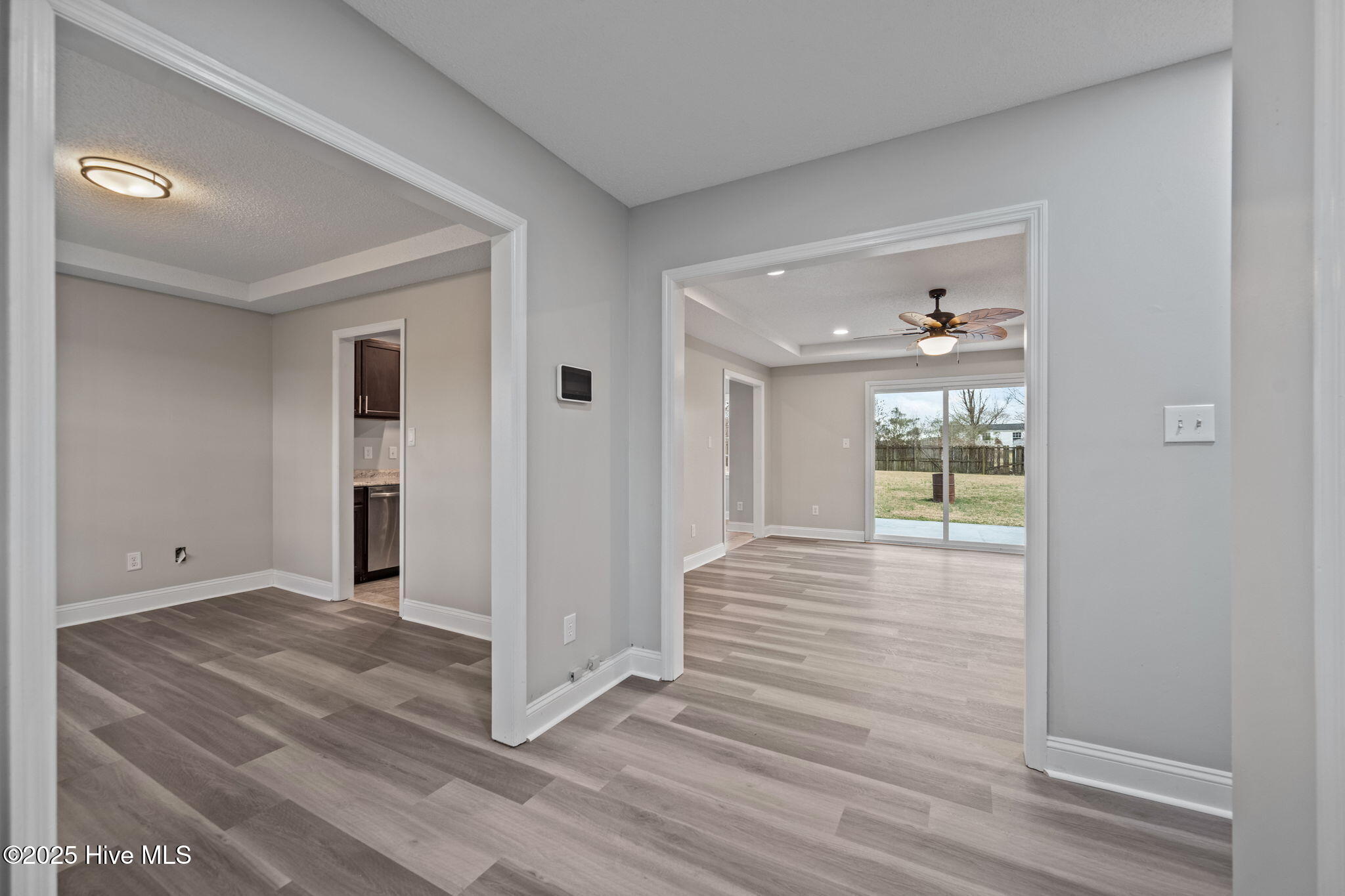 100547097 | Photo 11