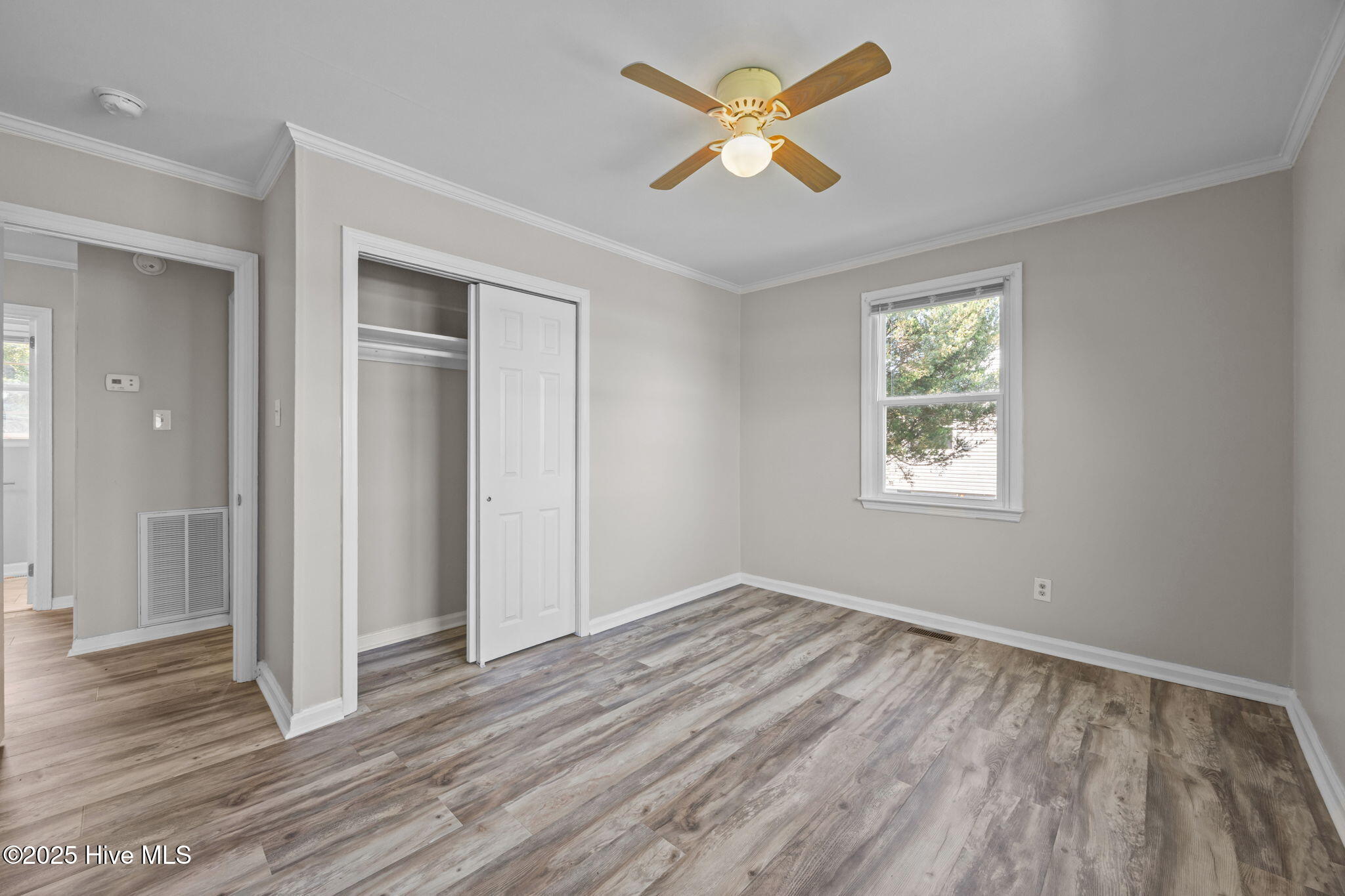 100560233 | Photo 16