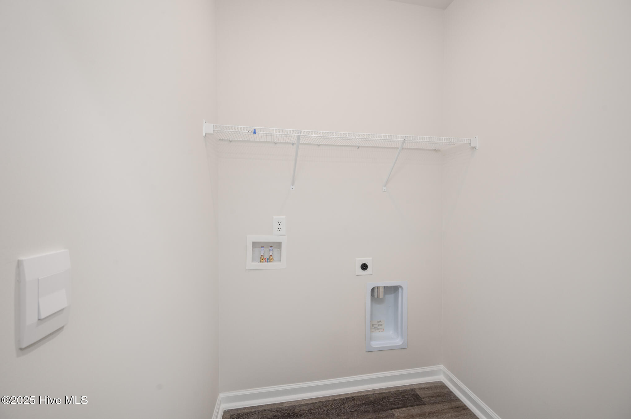 100529344 | Photo 11