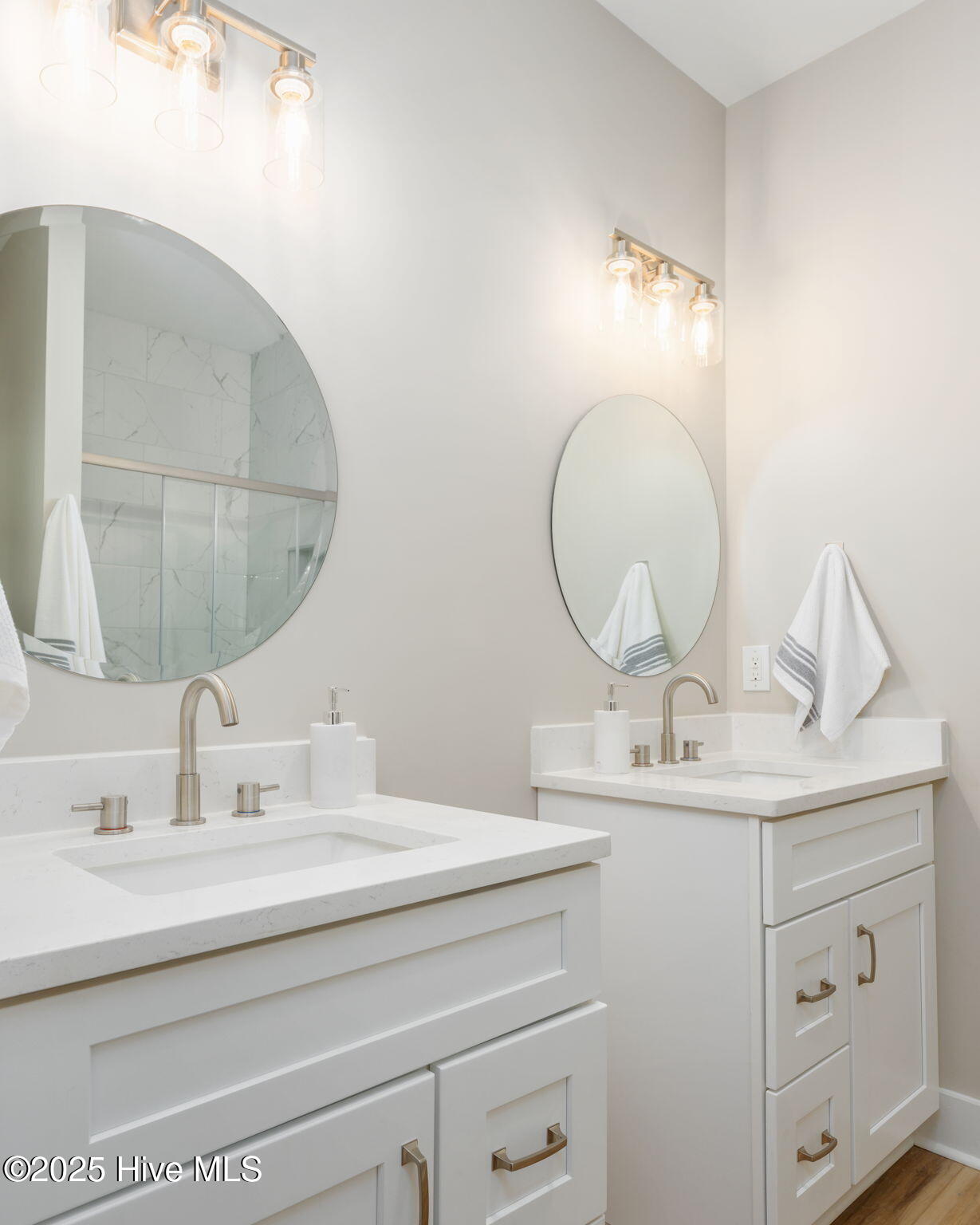 100541520 | Photo 32