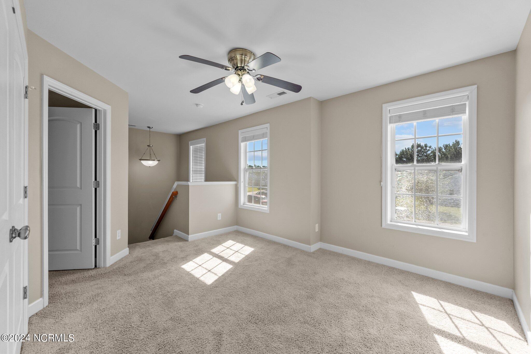 100544089 | Photo 13