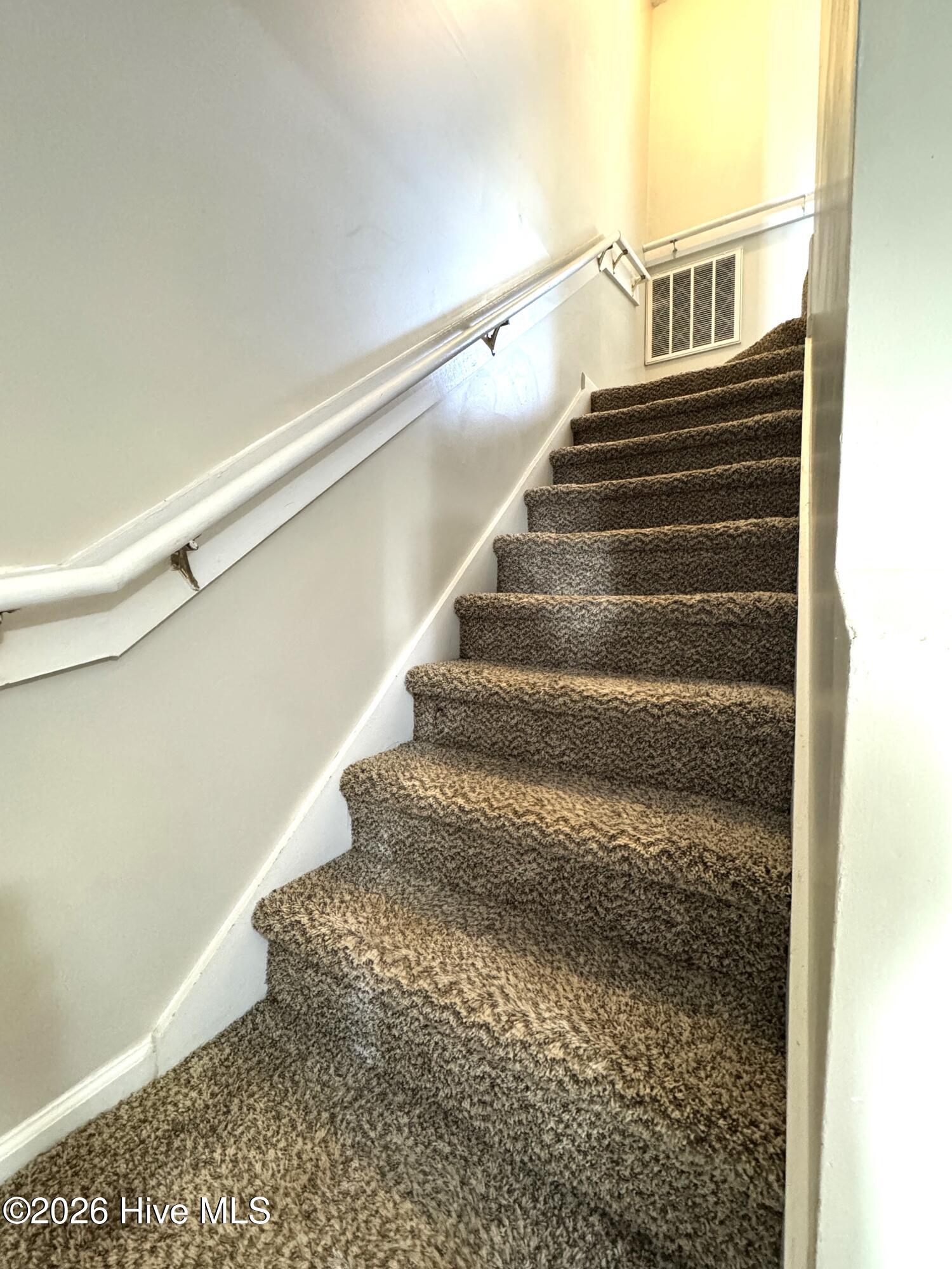 100565528 | Photo 11