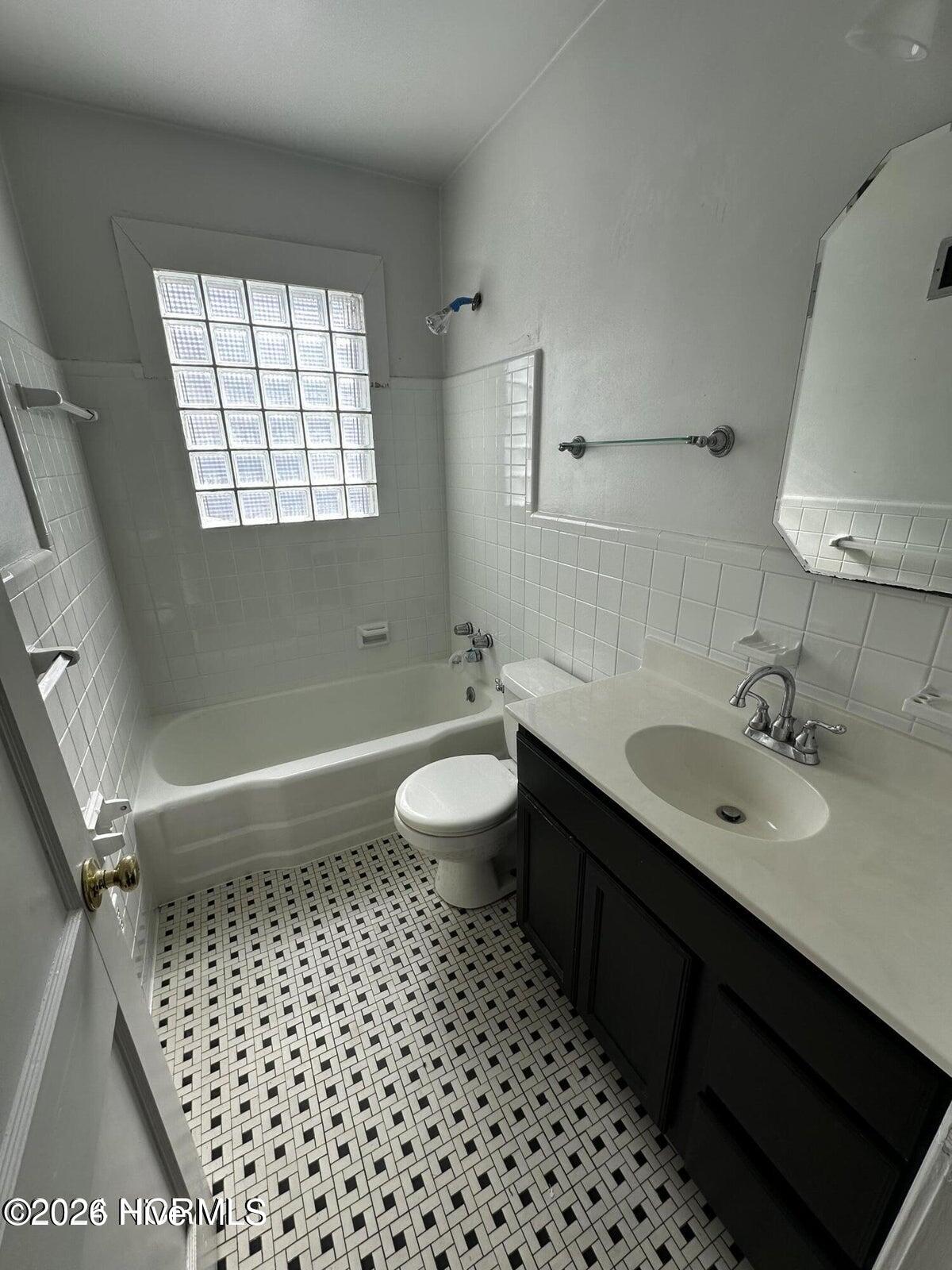 20241003183141081184000000-o