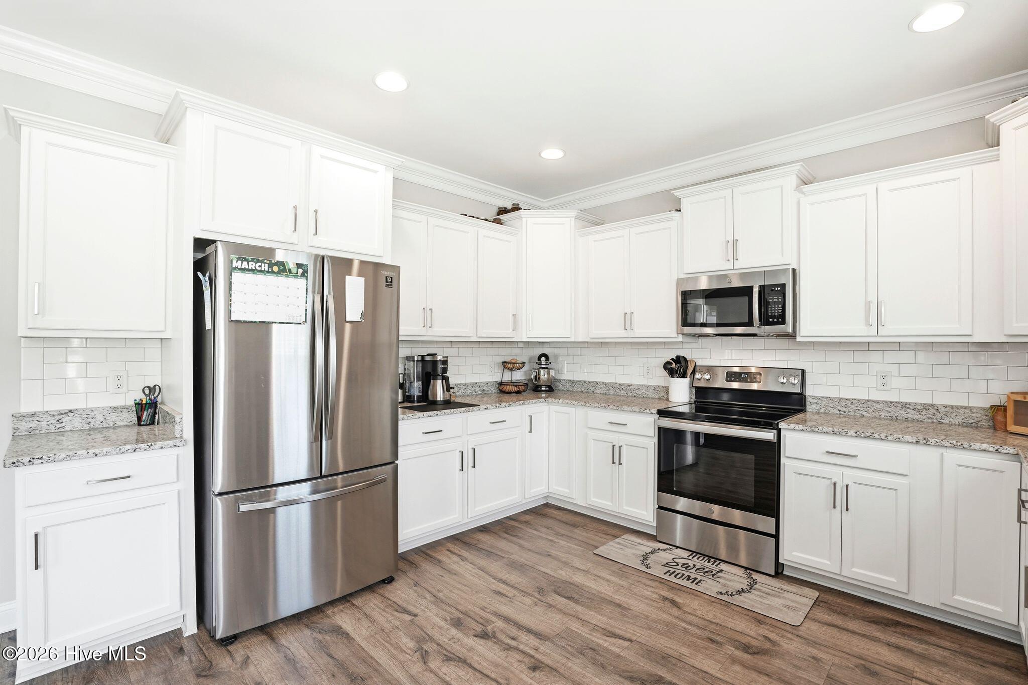 100563818 | Photo 20