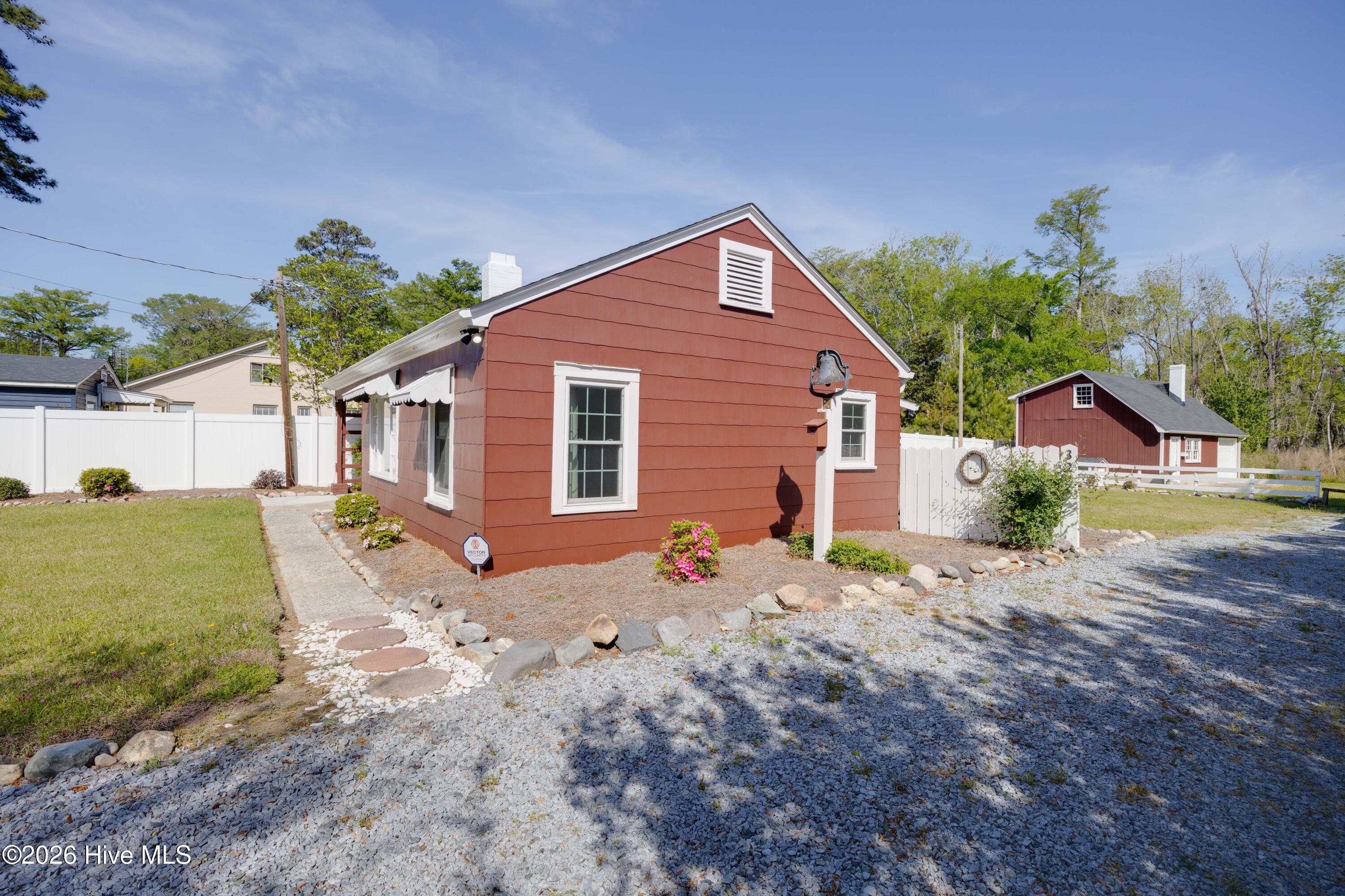 3rd image of 322 River Rd, Washington, NC 27889 | MLS# 100589994