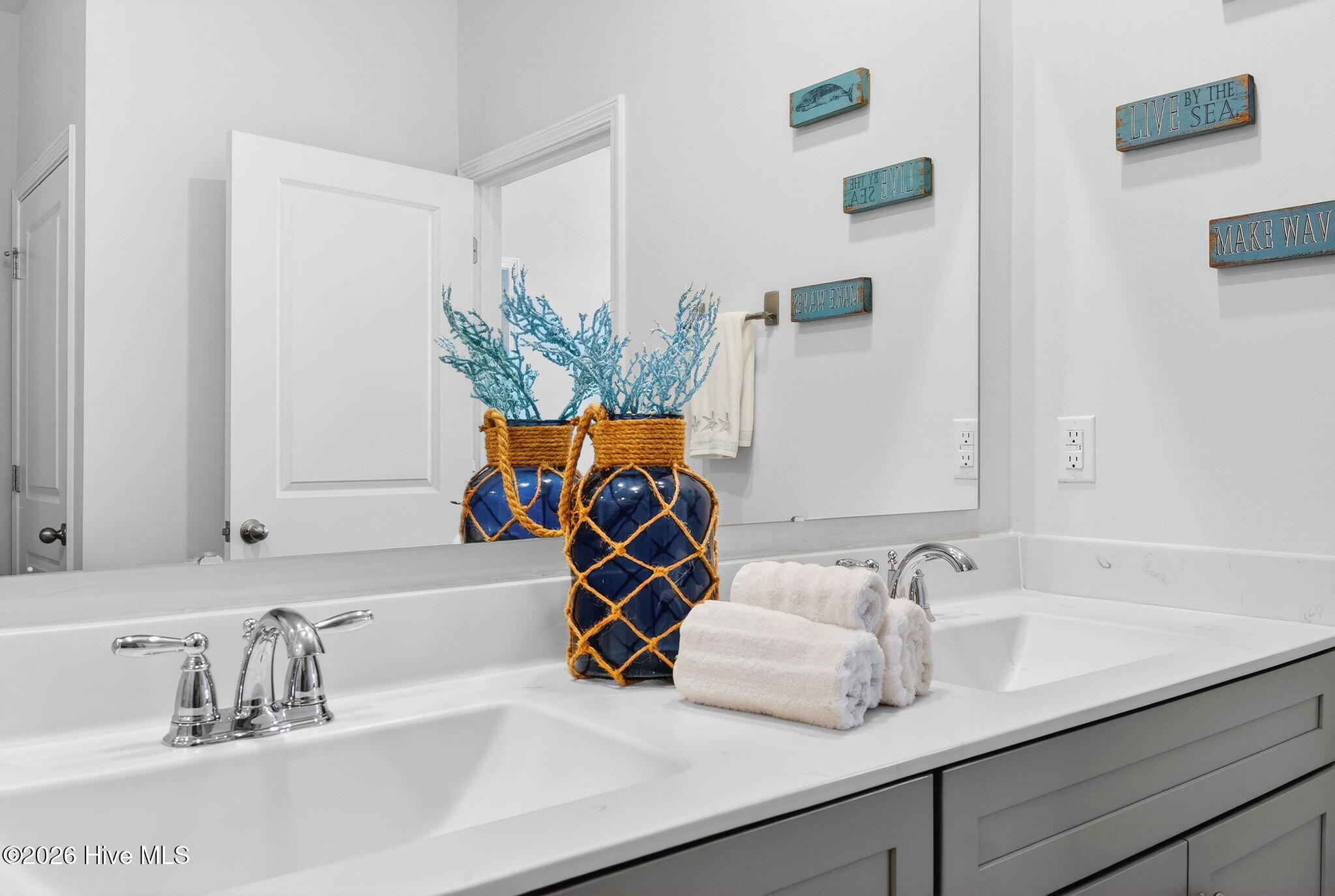 100556971 | Photo 27