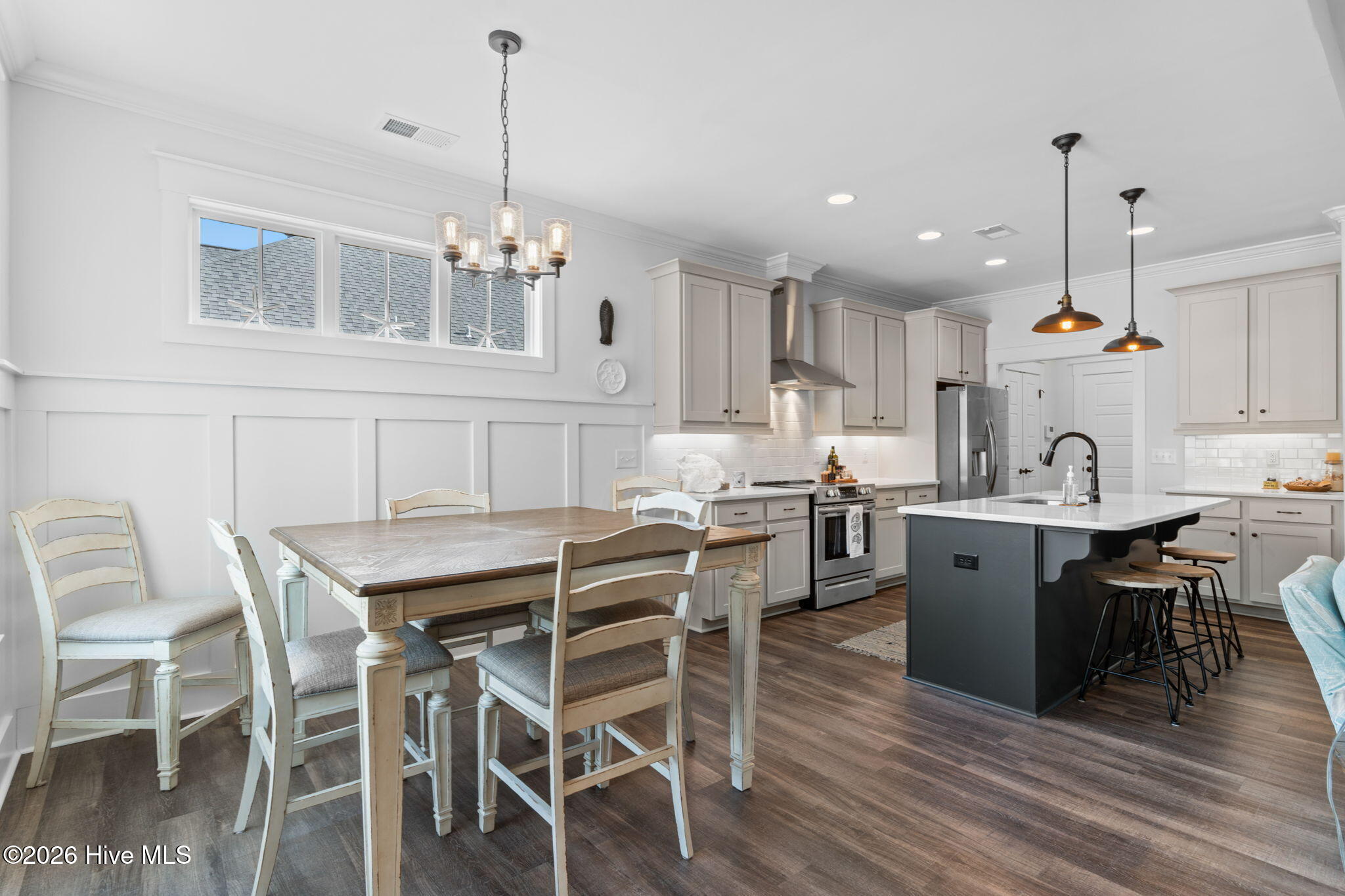 100549326 | Photo 13