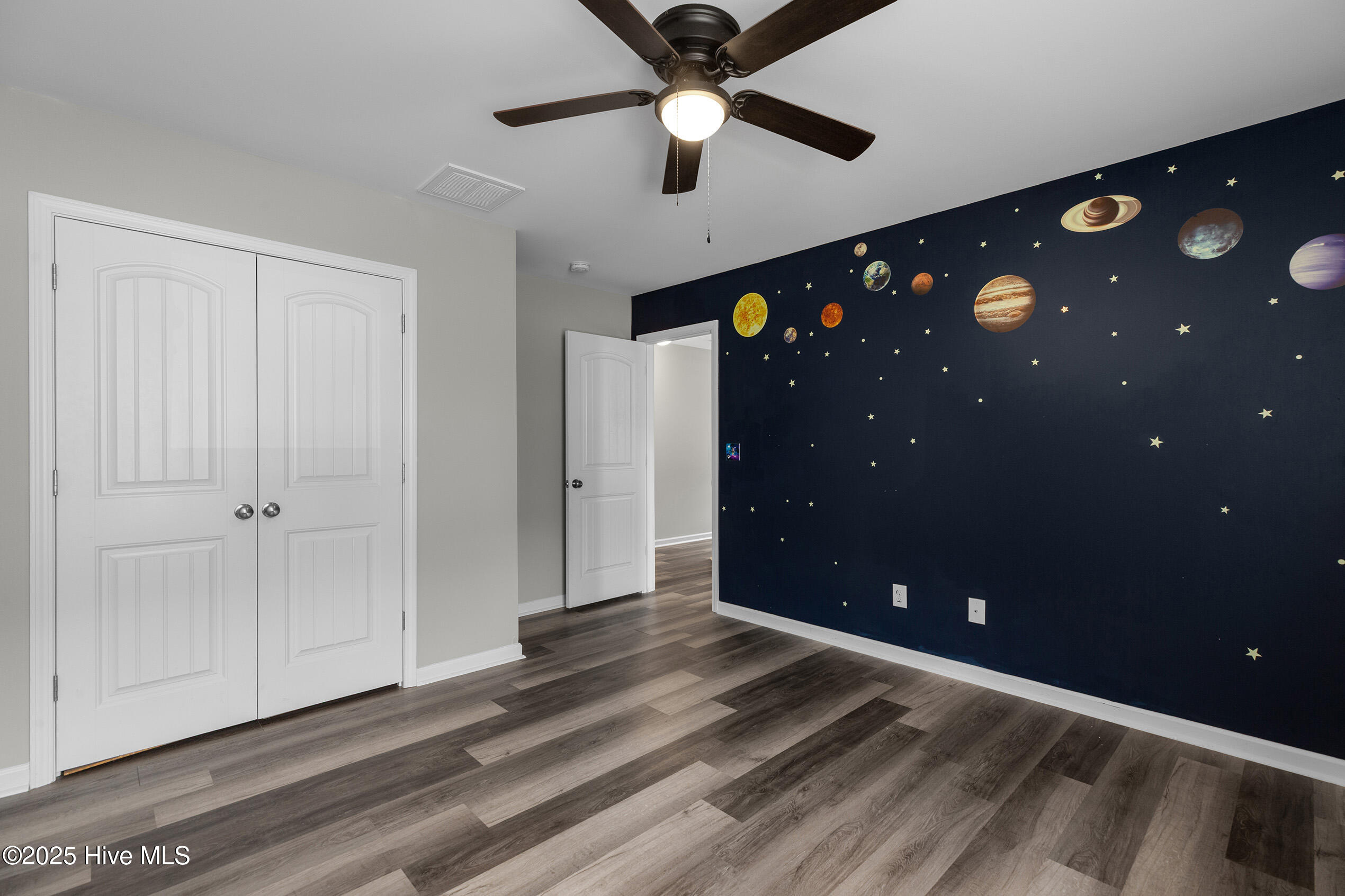 100547149 | Photo 25