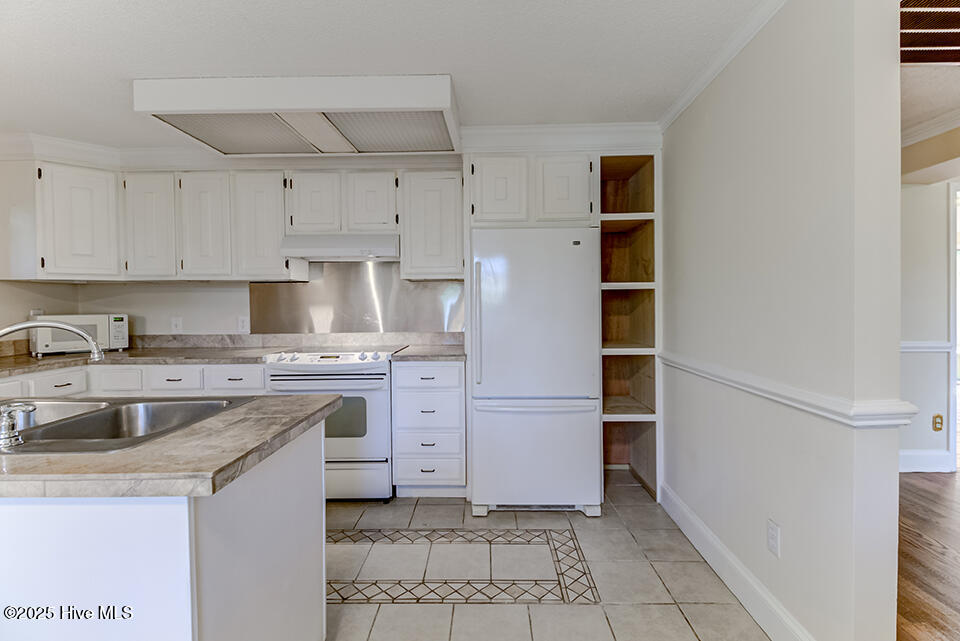 2208 Carlton Avenue, Wilmington, NC 28403 – photo 4: IMG_4992_3_4_5_6